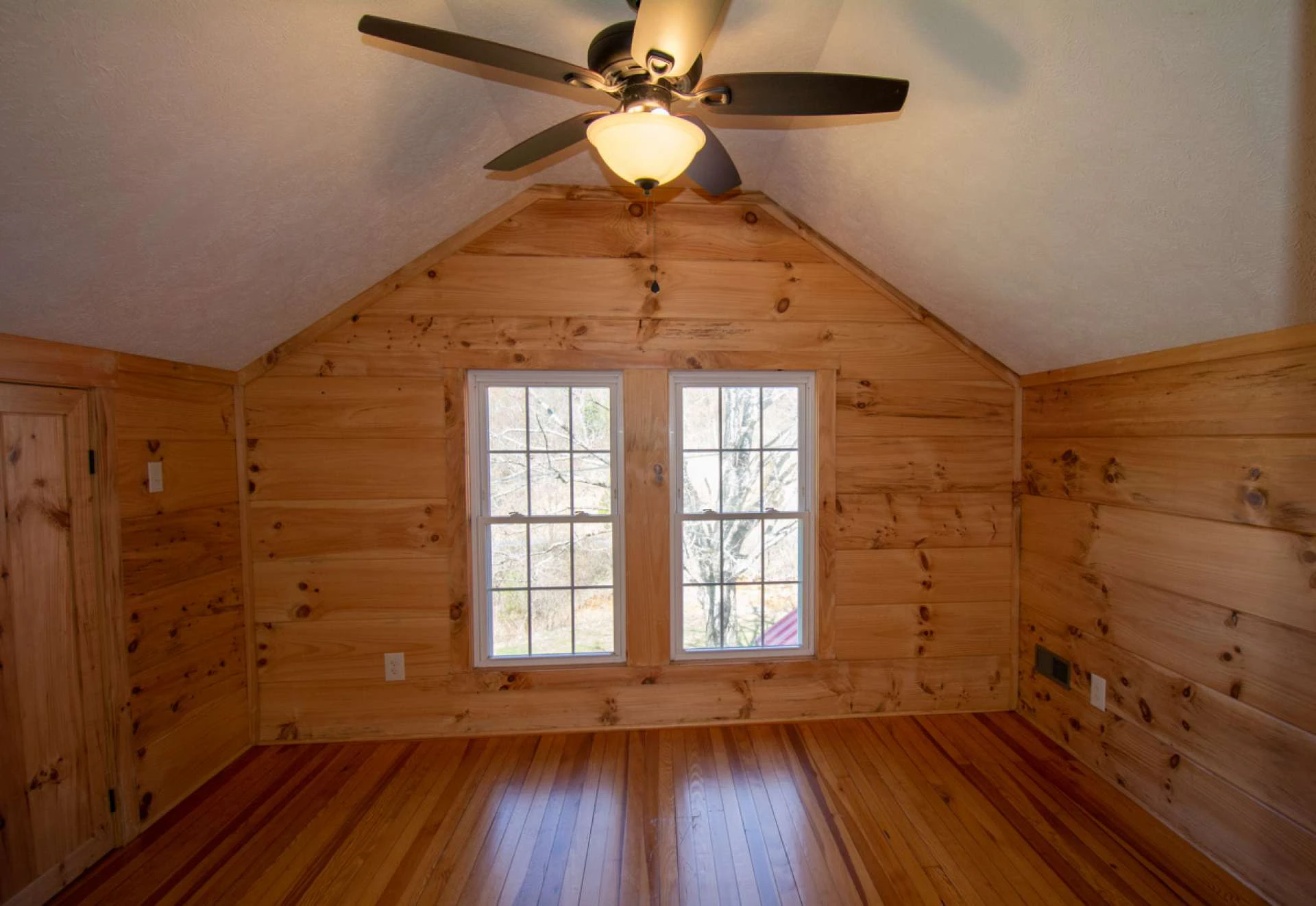 Image number 8 for the current listing