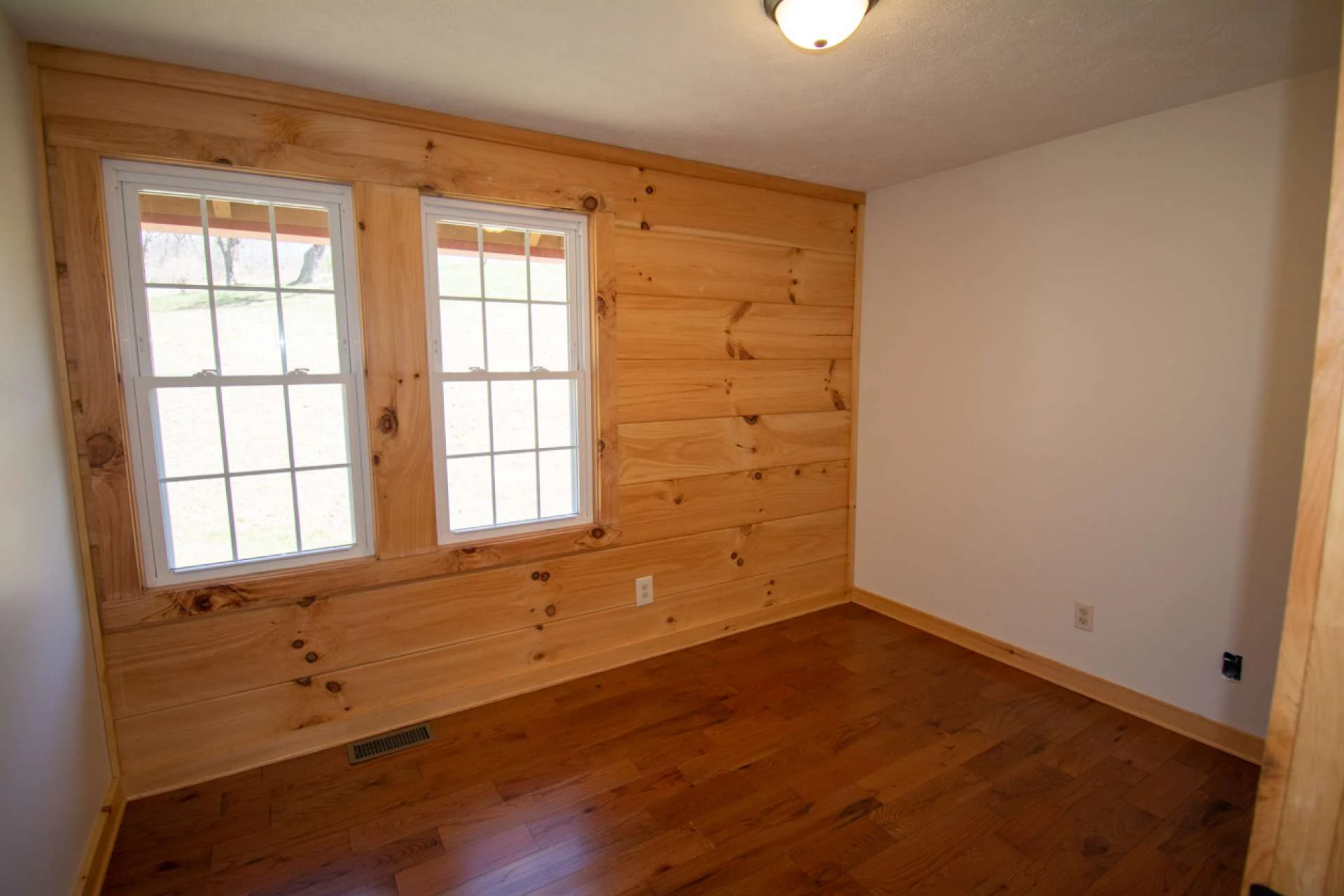 Image number 7 for the current listing