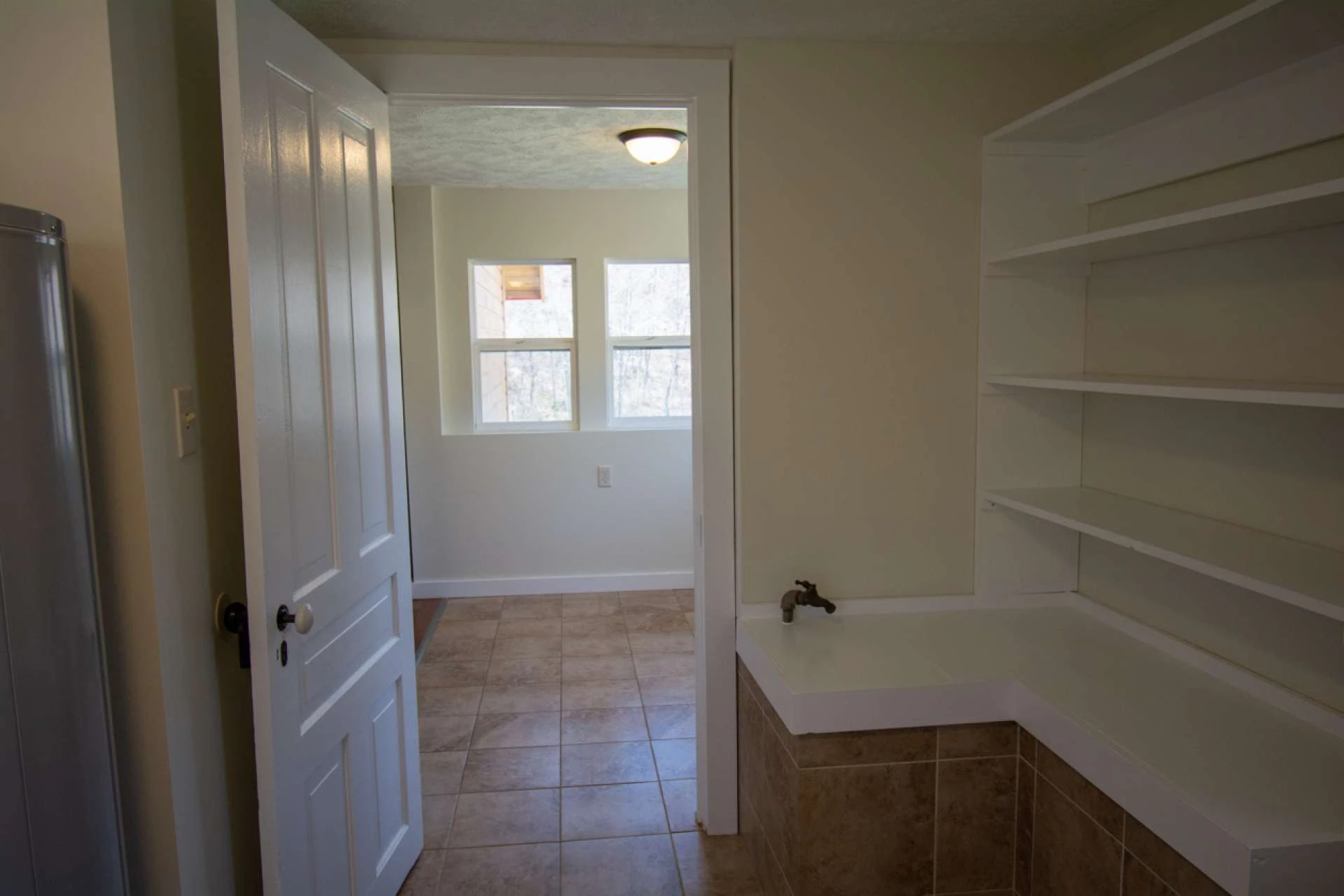 Image number 4 for the current listing