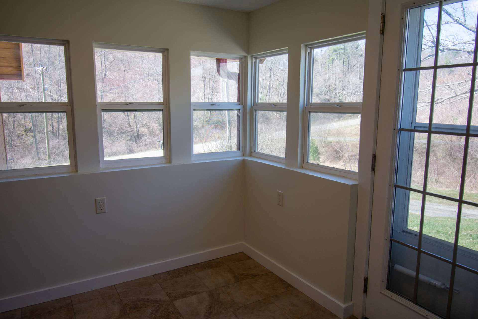 Image number 5 for the current listing
