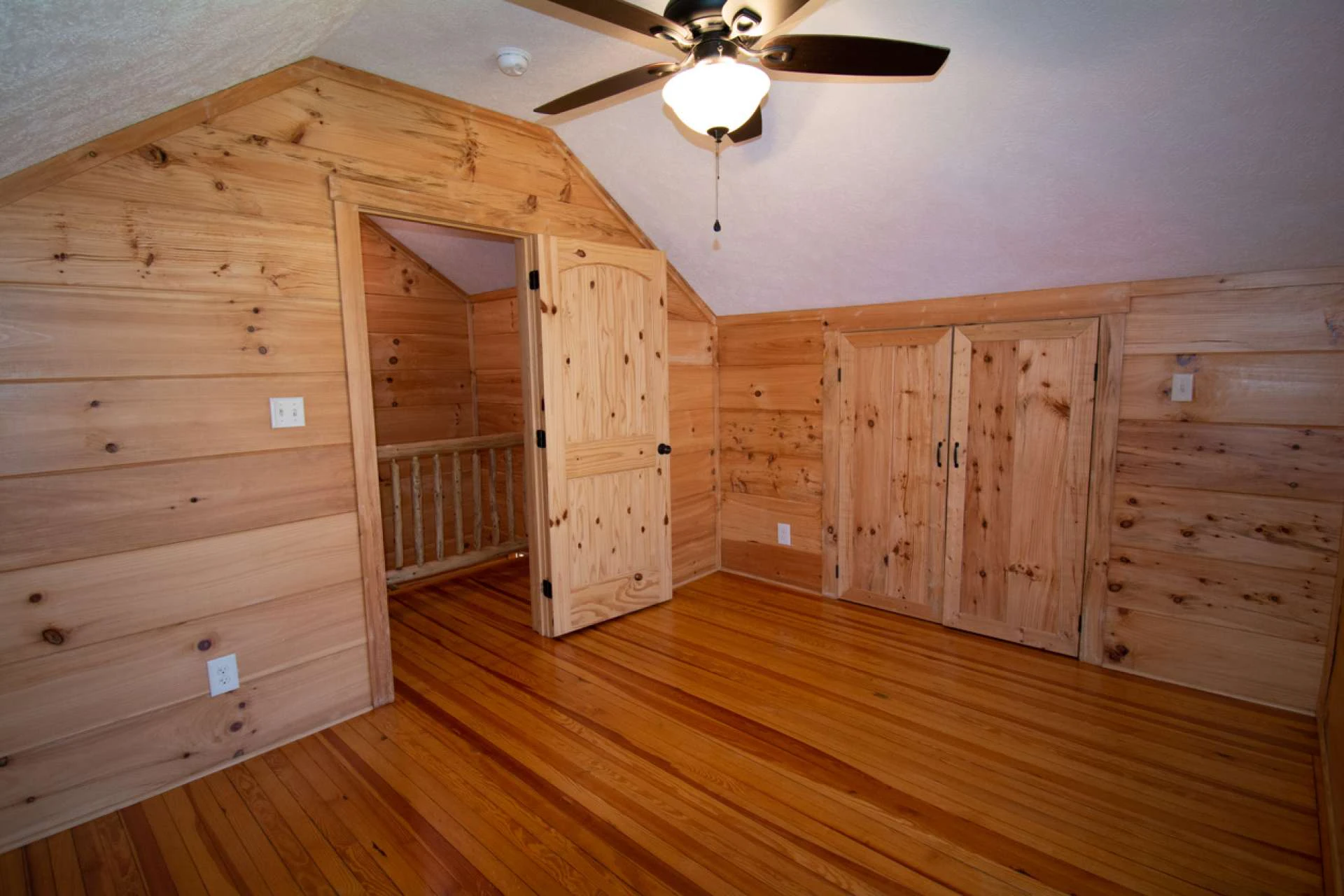 Image number 11 for the current listing
