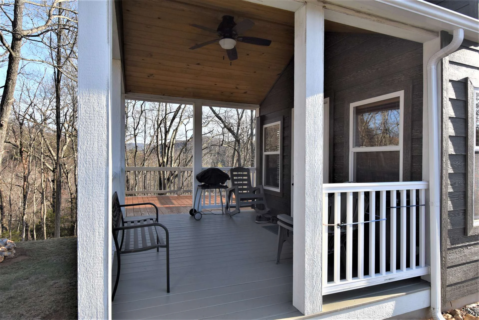 Image number 19 for the current listing