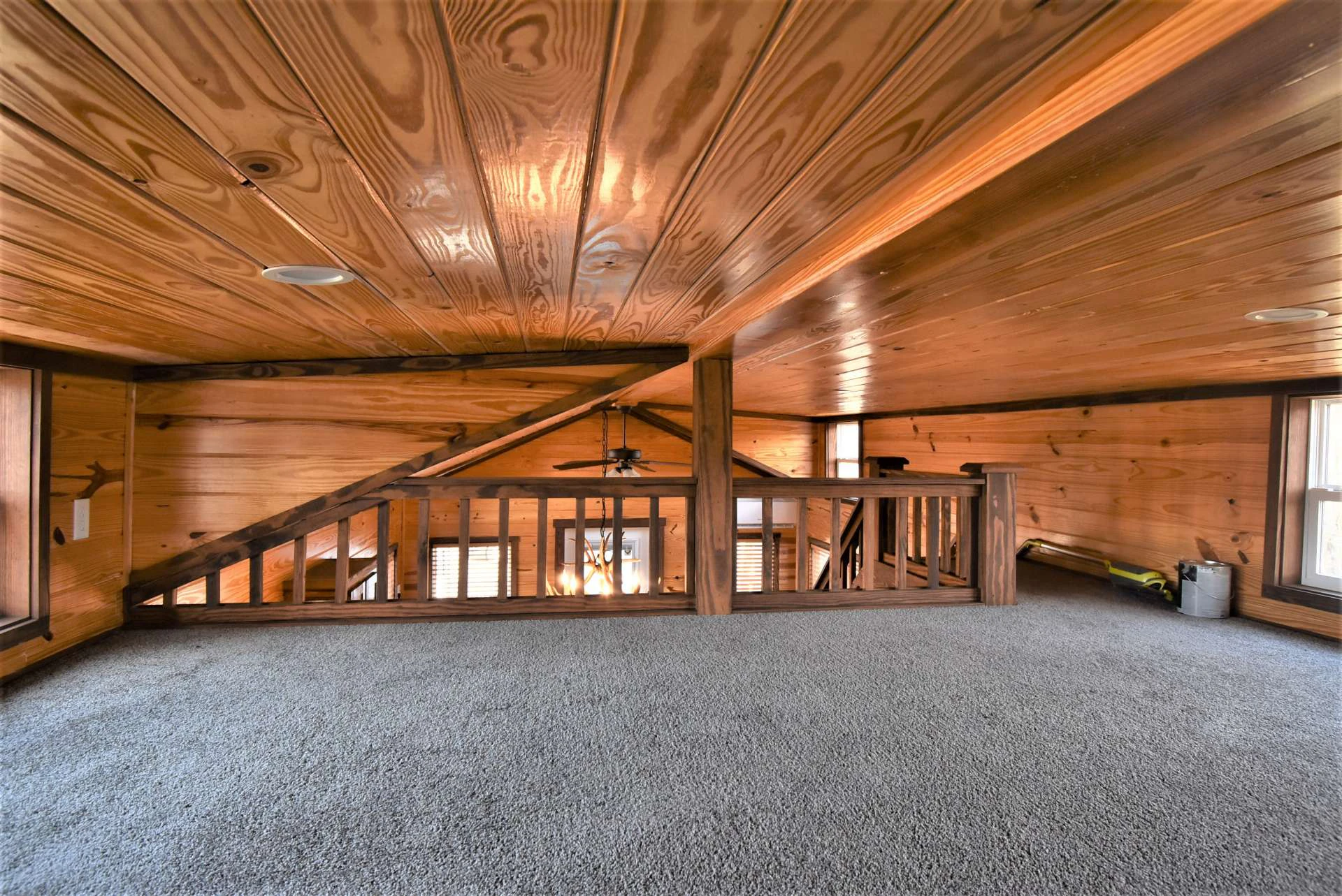 Image number 11 for the current listing