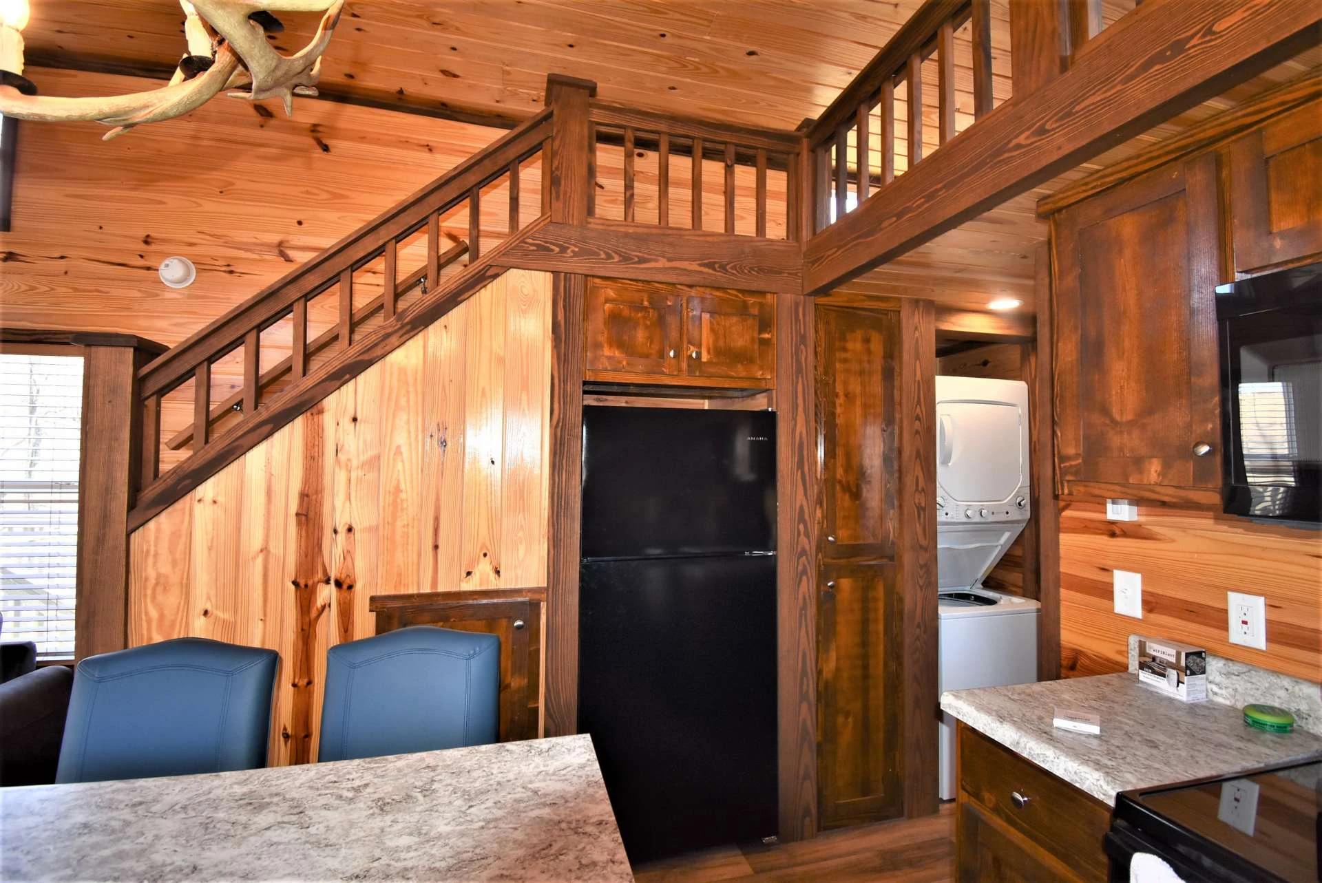 Image number 10 for the current listing