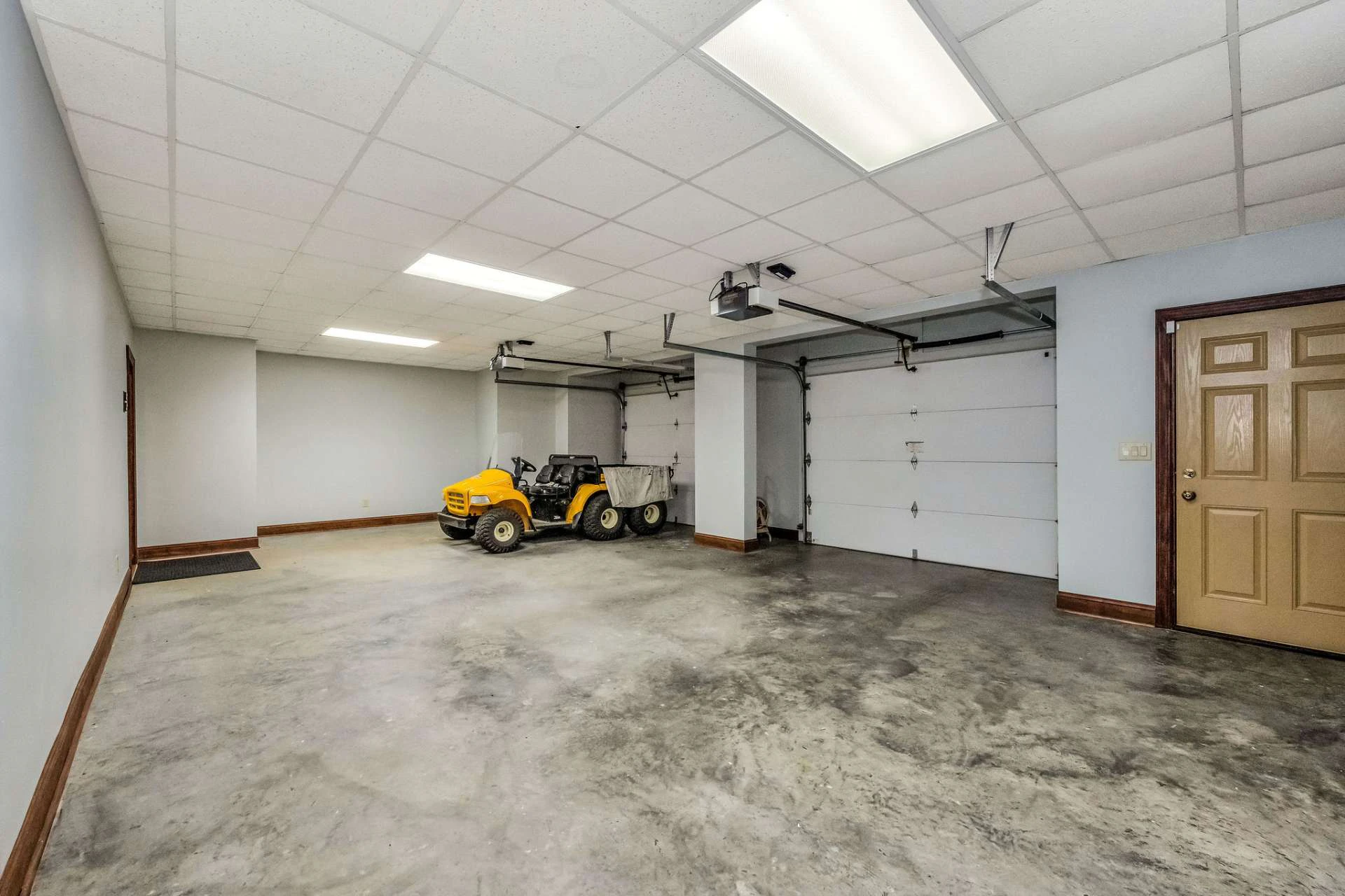 Image number 18 for the current listing