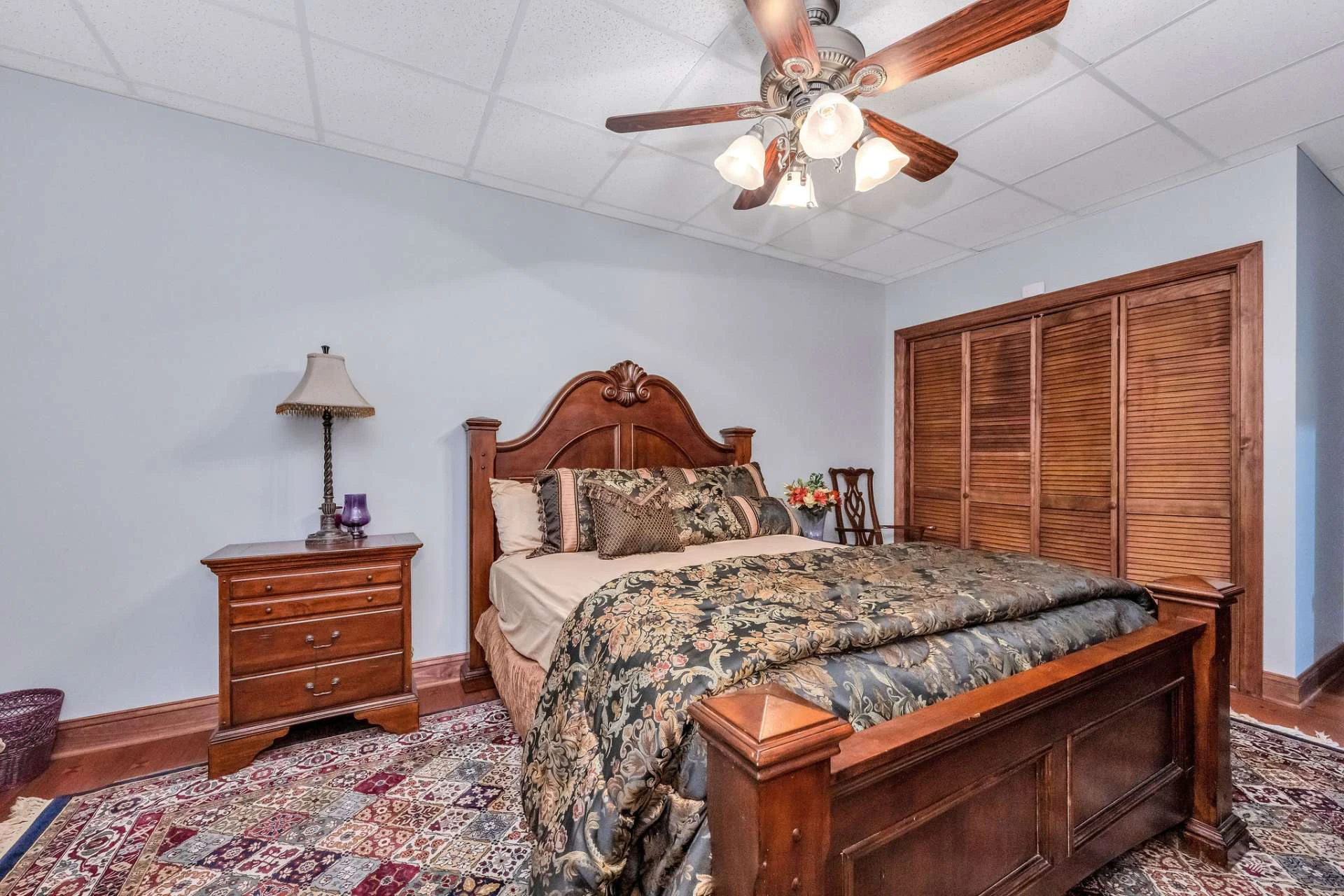 Image number 10 for the current listing