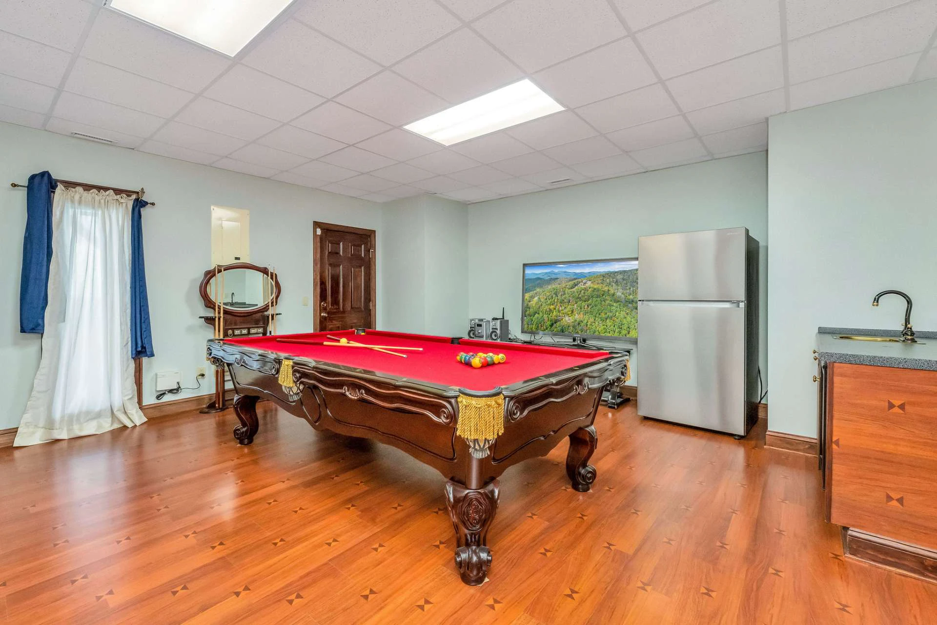 Image number 6 for the current listing