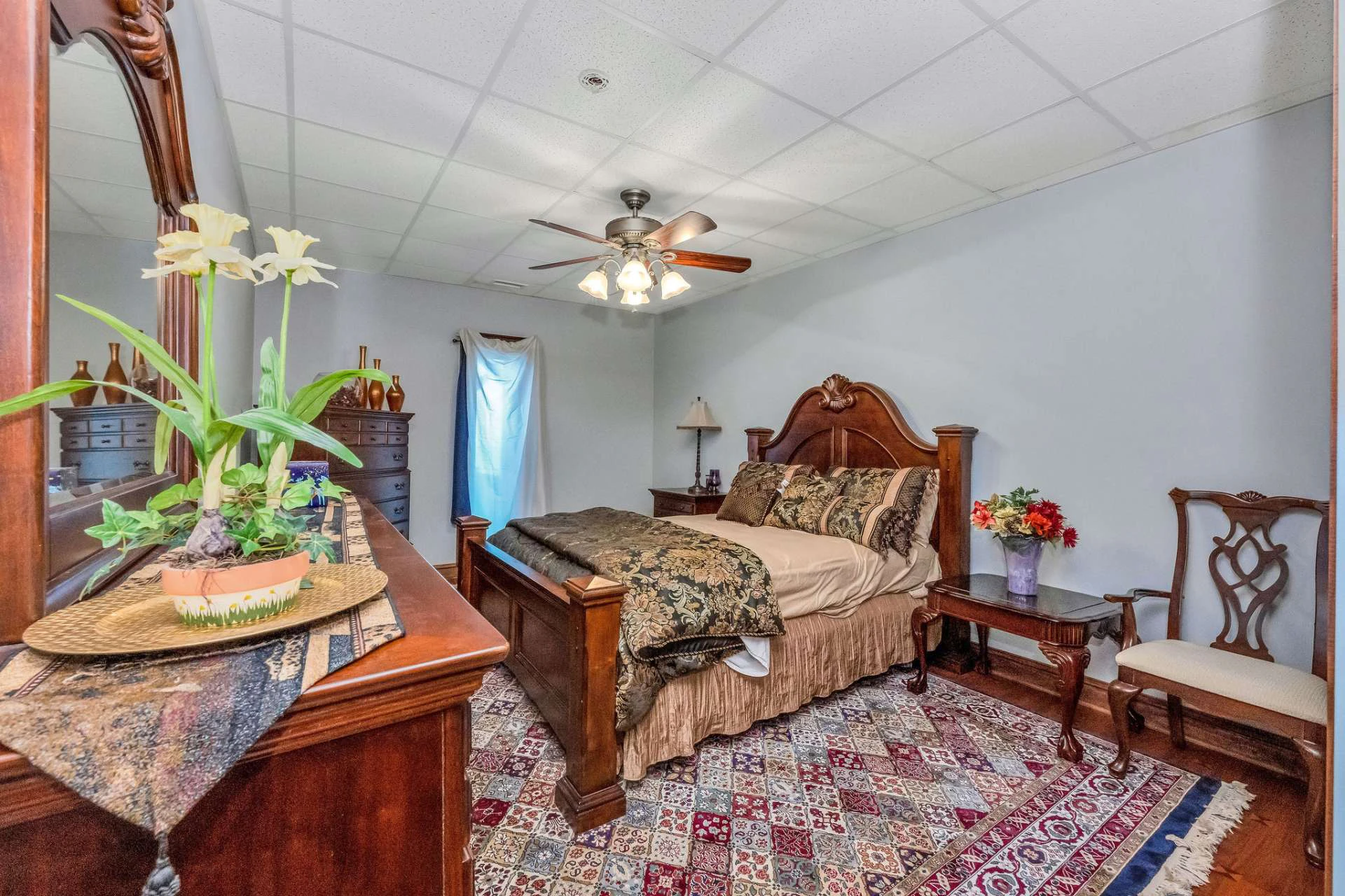 Image number 11 for the current listing