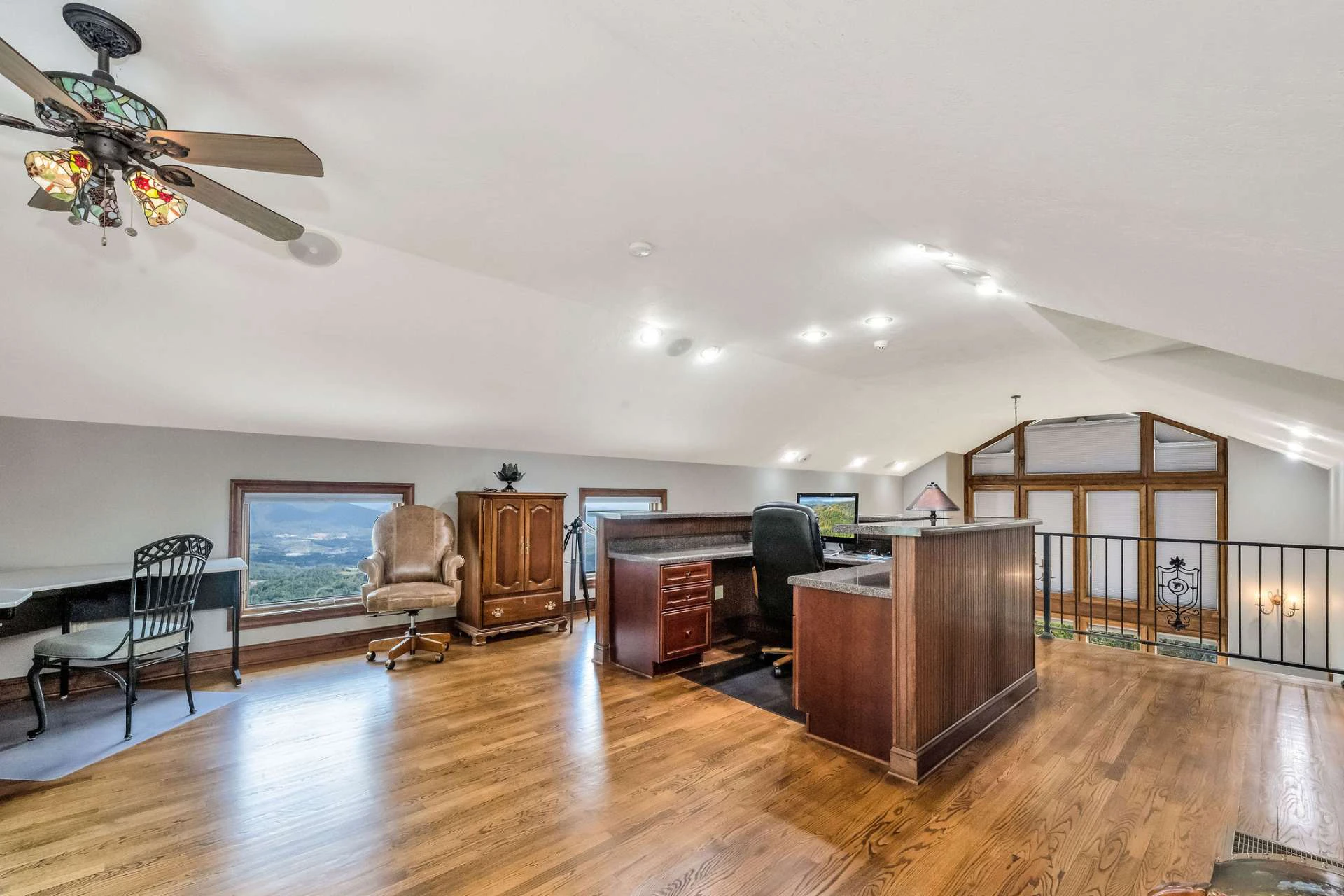 Image number 7 for the current listing