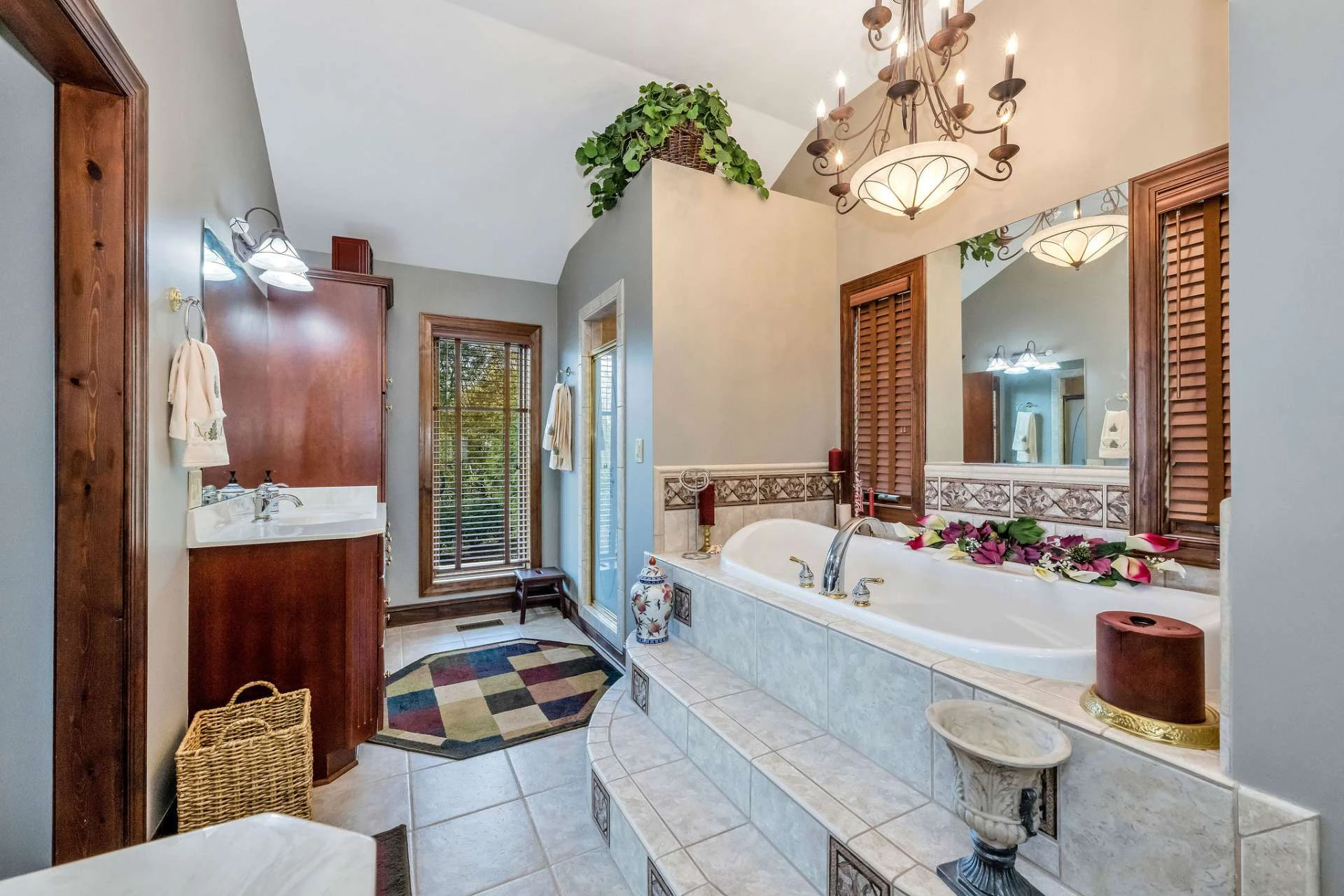 Image number 3 for the current listing