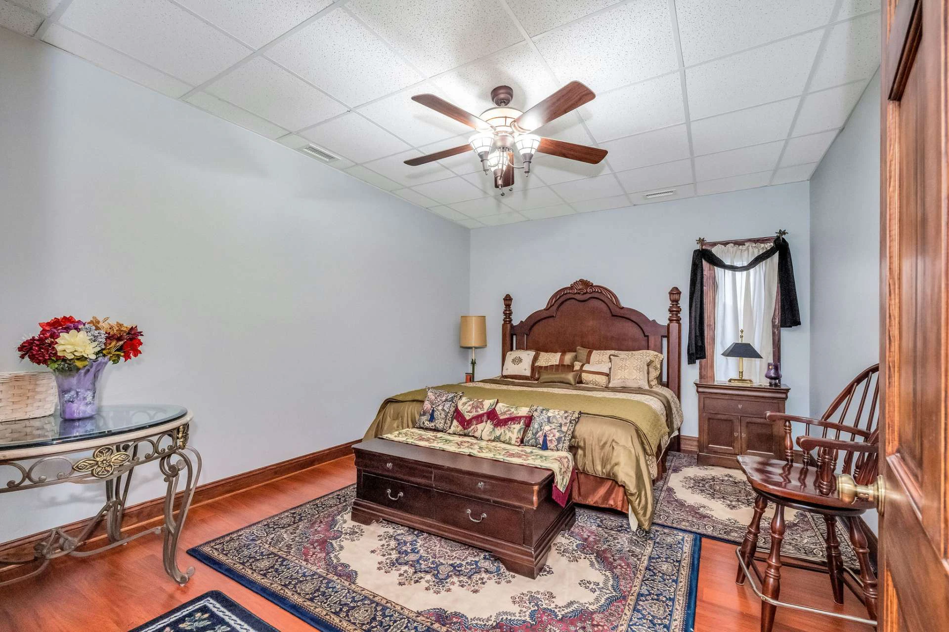 Image number 12 for the current listing