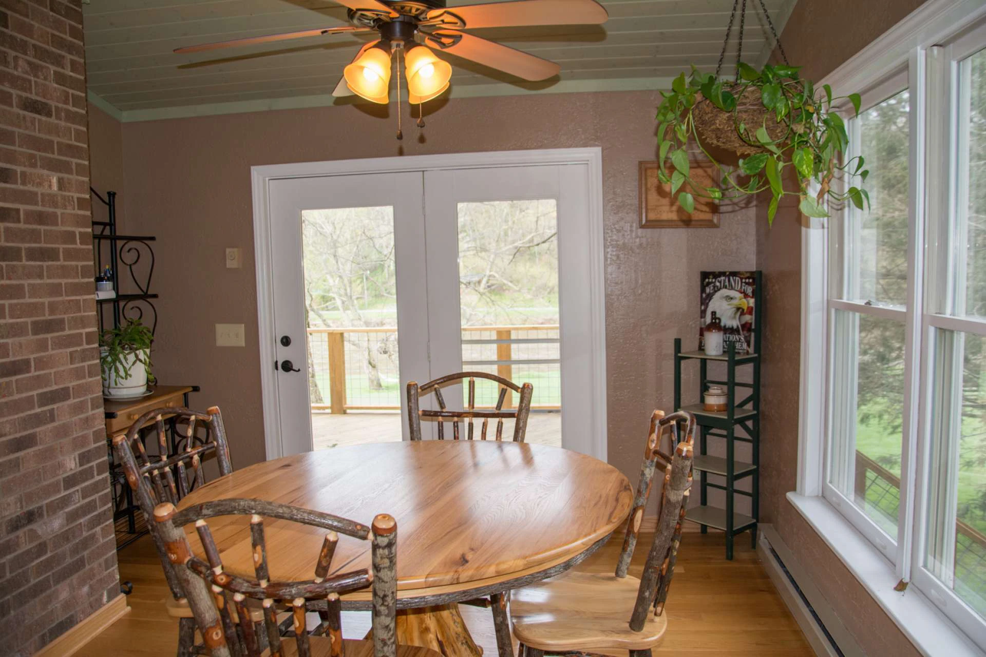 Image number 14 for the current listing