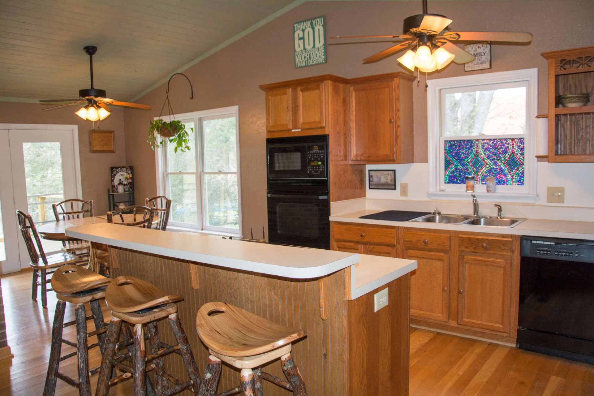 Image number 2 for the current listing