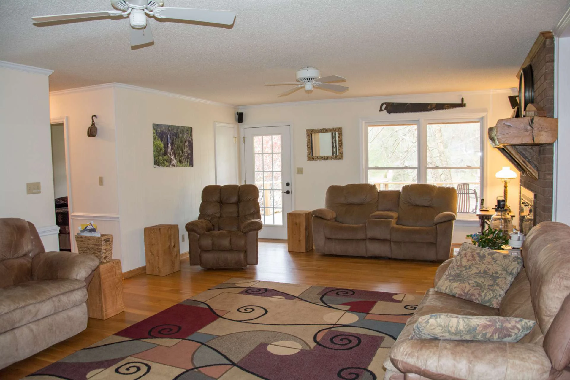 Image number 16 for the current listing