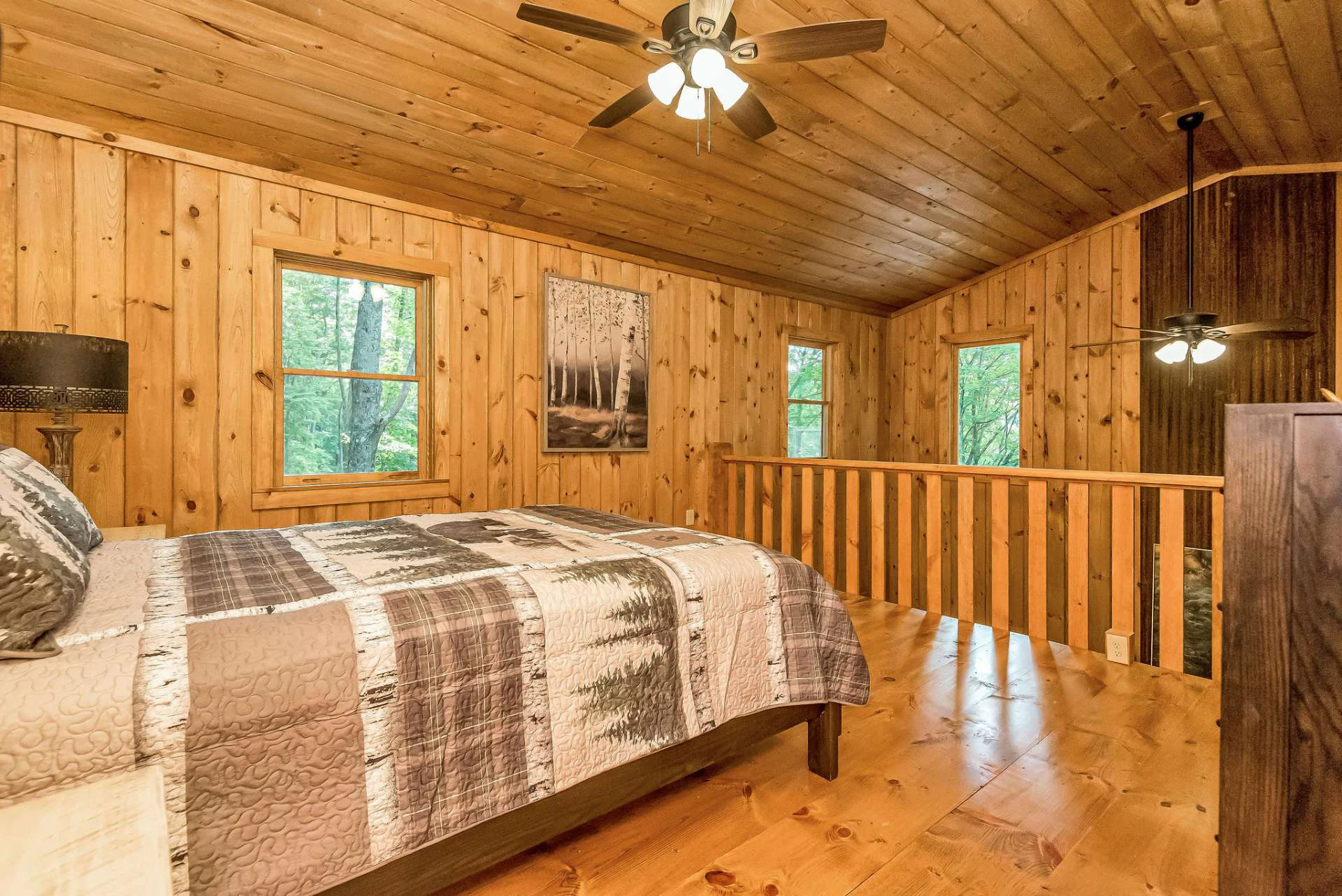 Image number 4 for the current listing