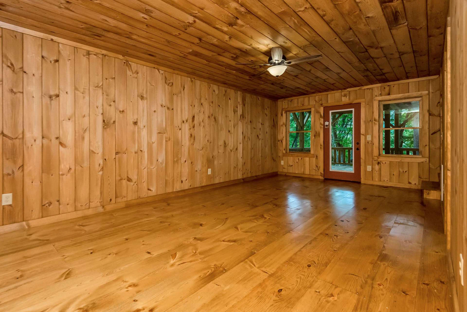 Image number 13 for the current listing