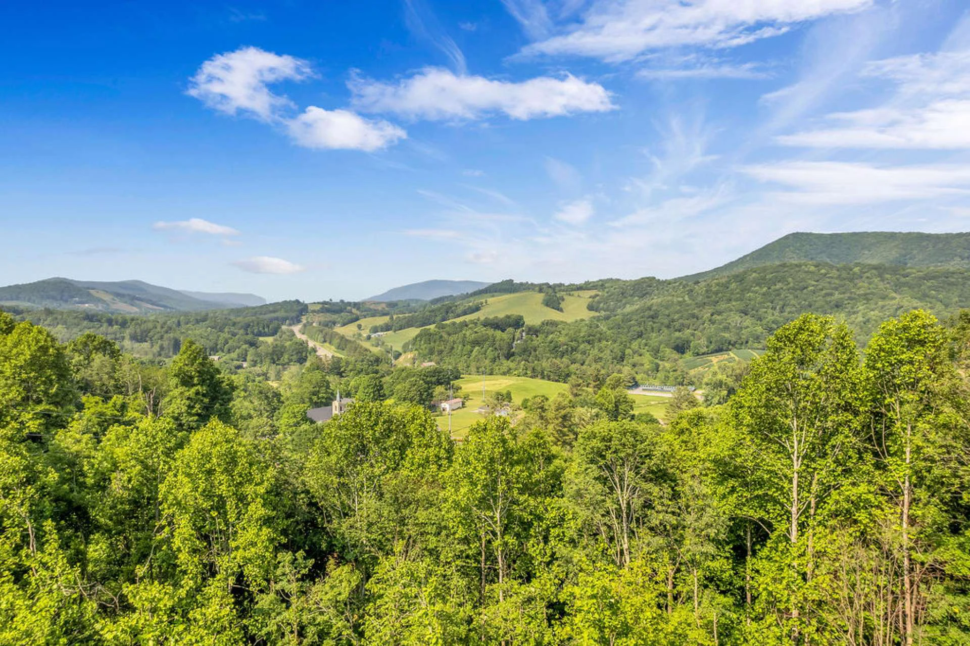 Image number 29 for the current listing