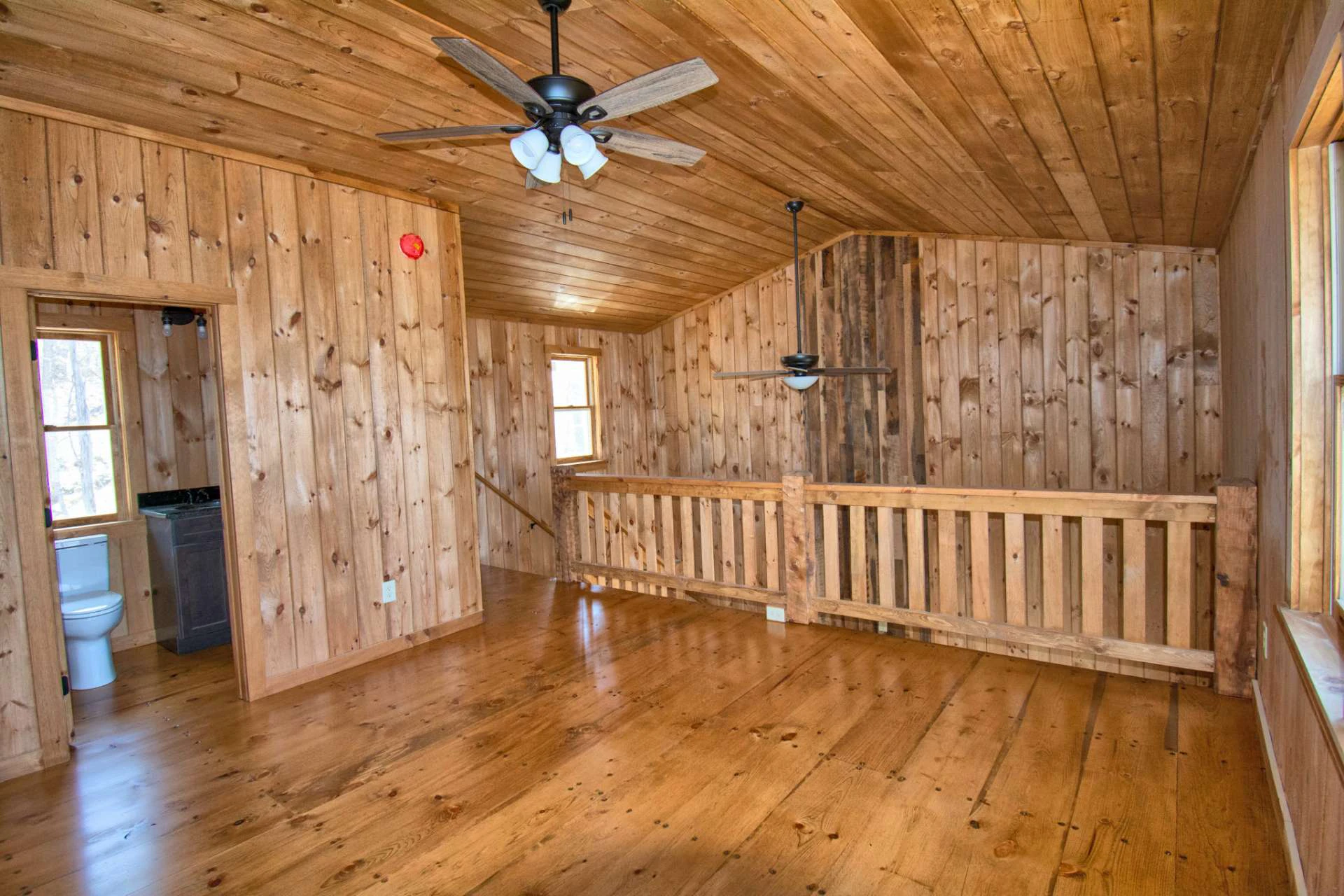 Image number 2 for the current listing