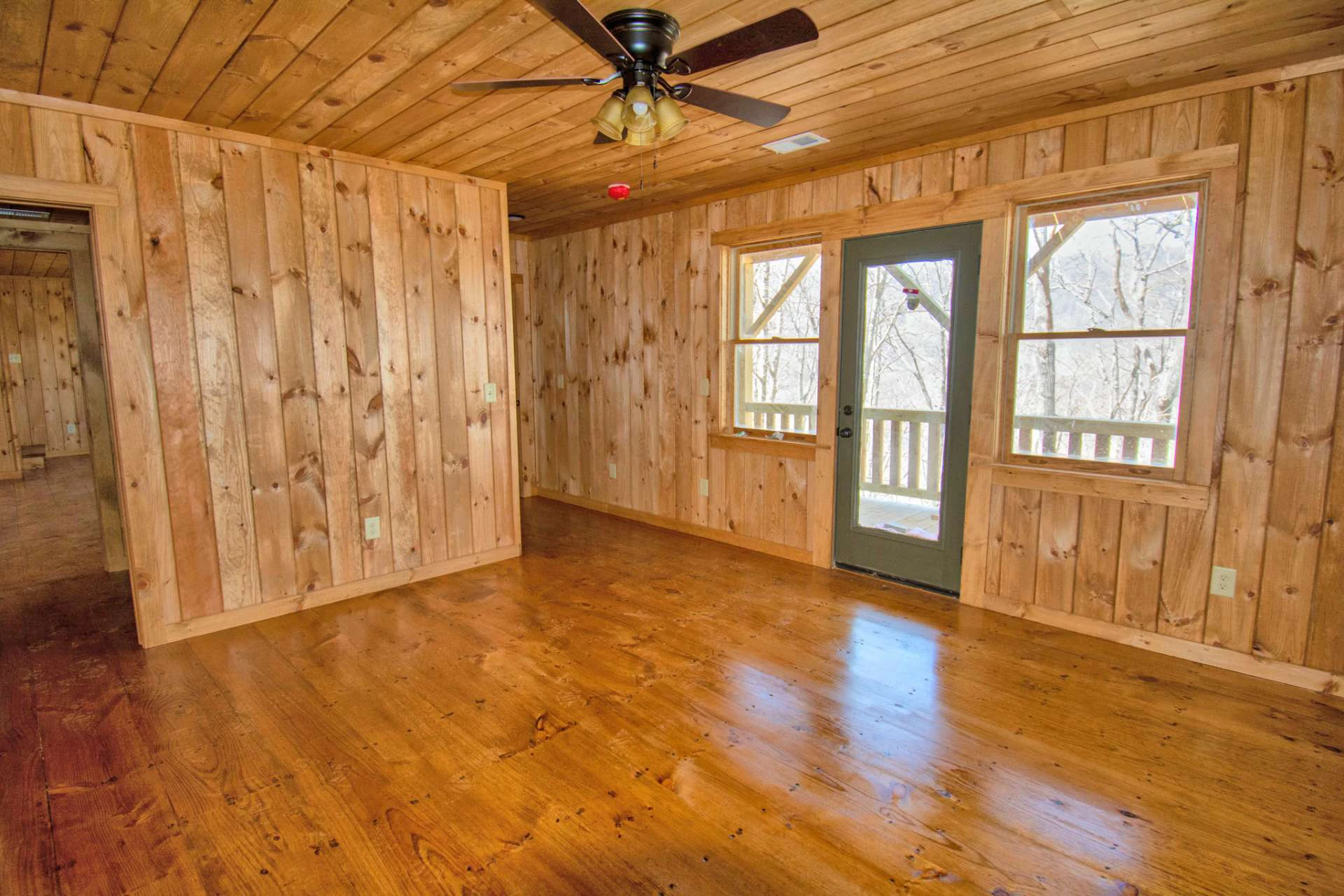 Image number 4 for the current listing