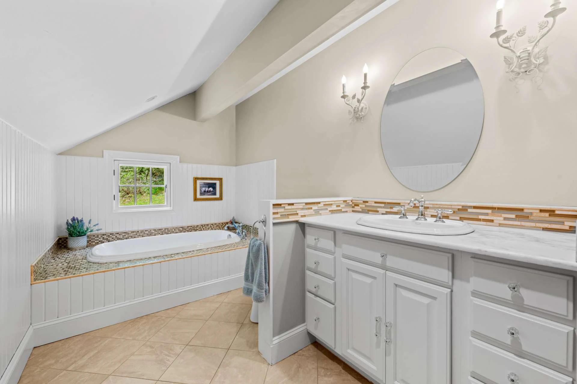 Image number 8 for the current listing