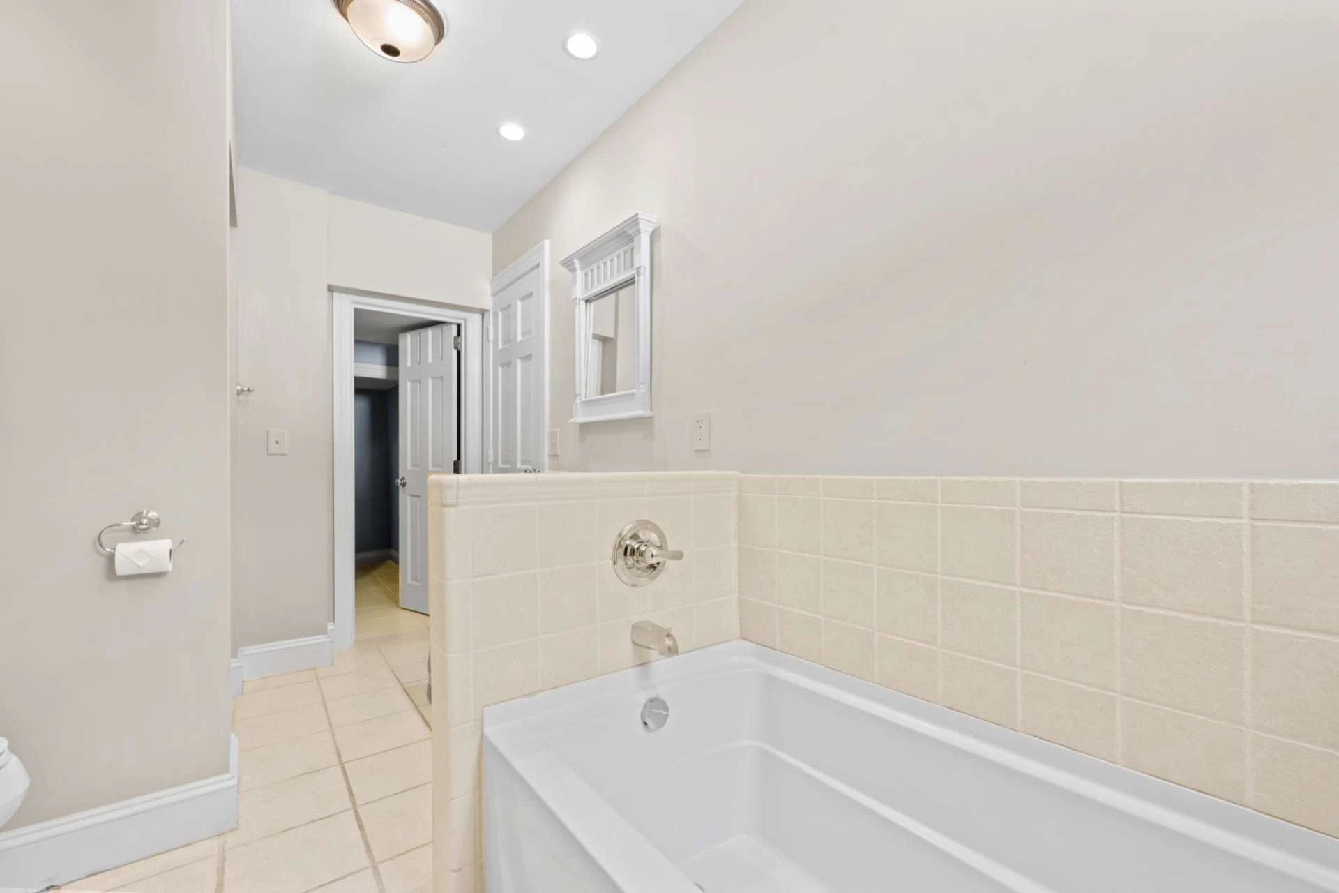 Image number 10 for the current listing