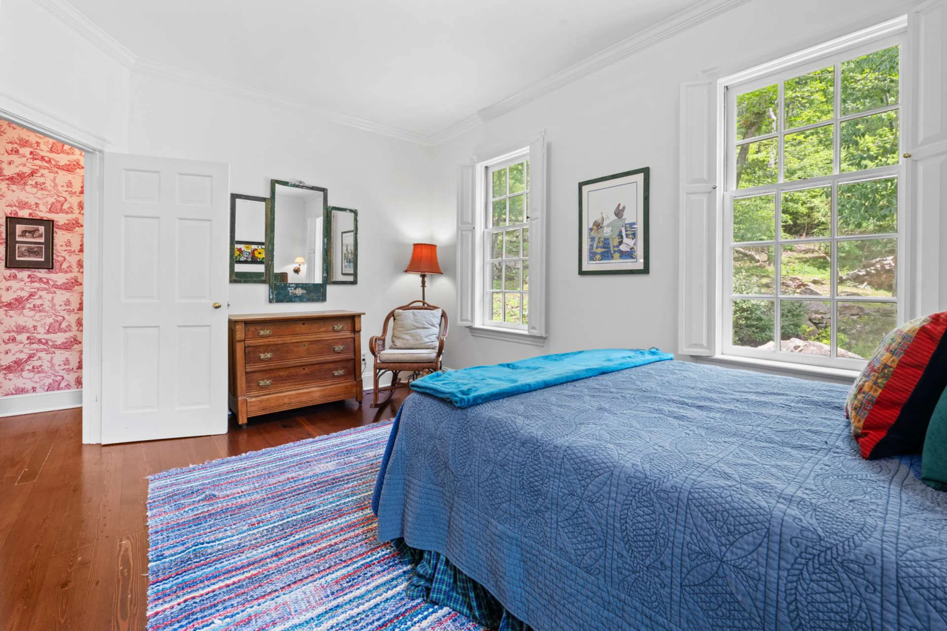 Image number 3 for the current listing