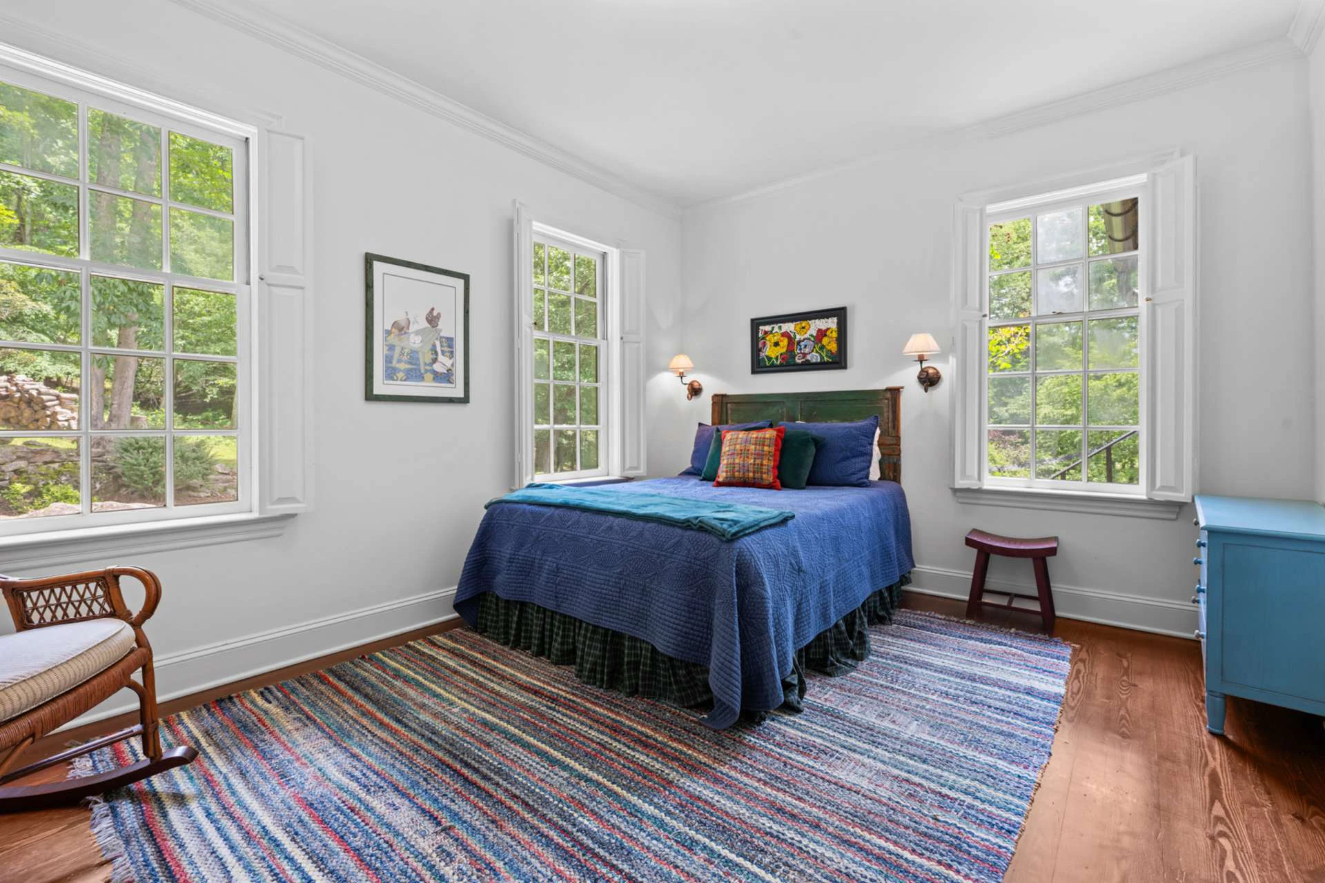Image number 4 for the current listing