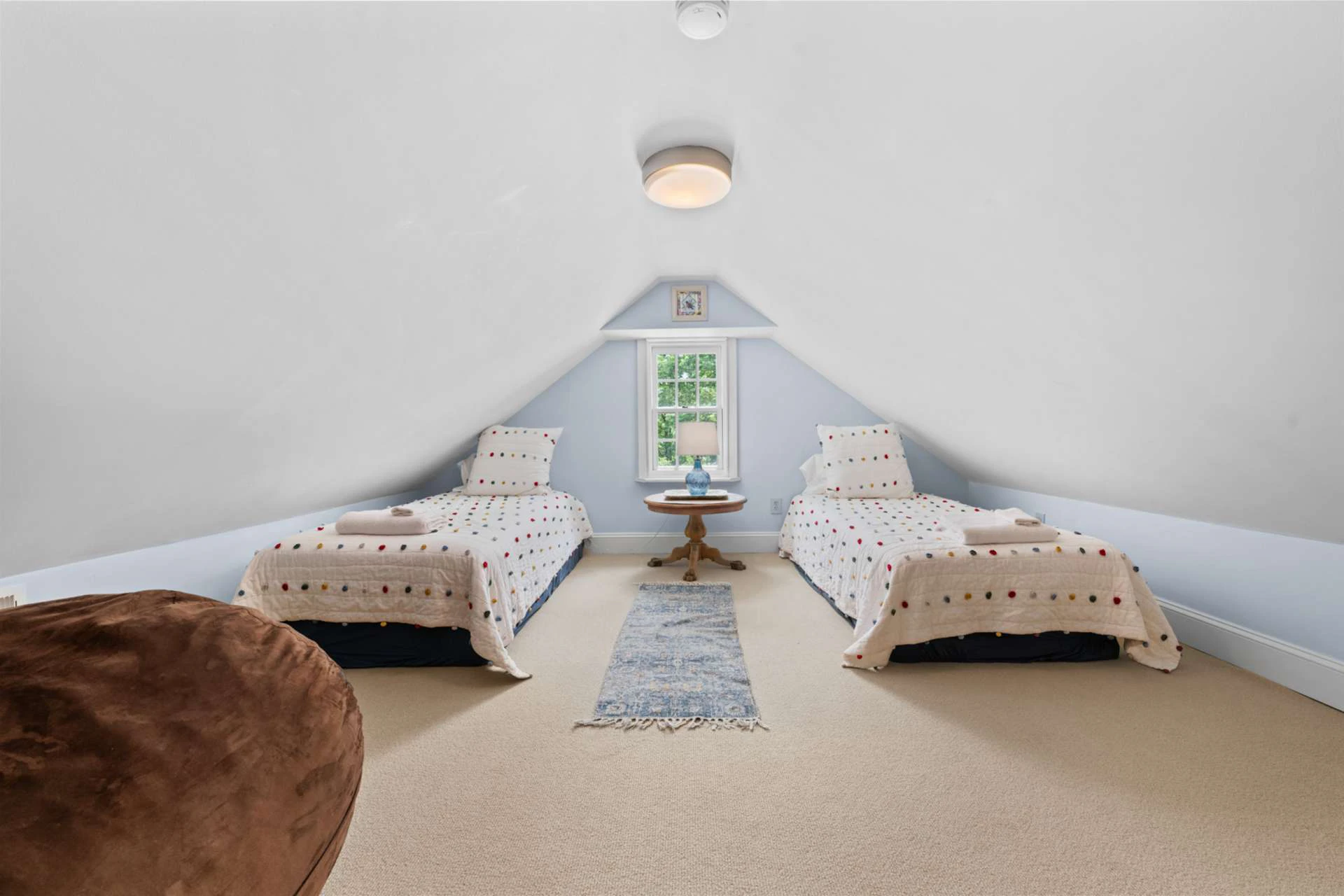 Image number 16 for the current listing