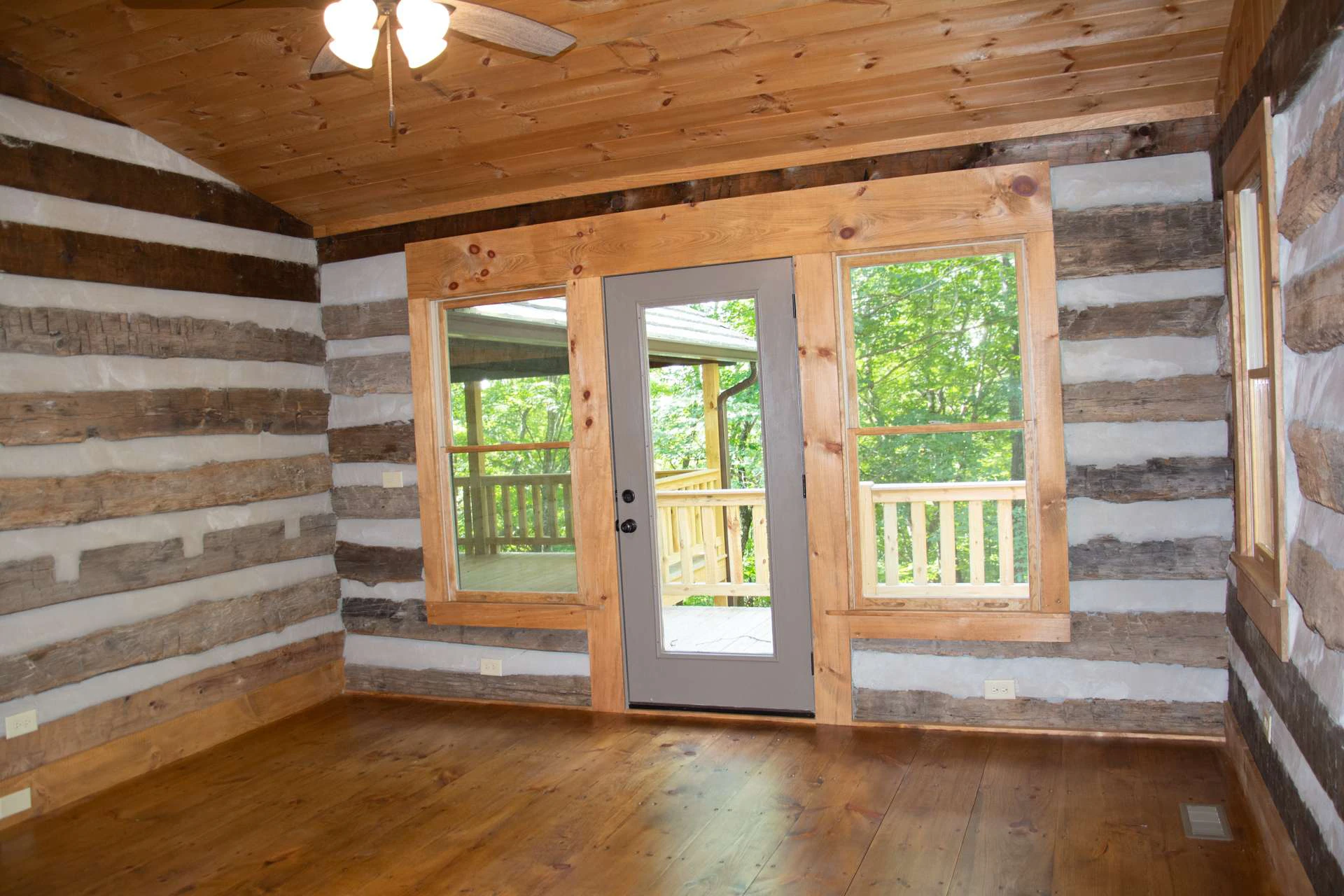 Image number 16 for the current listing