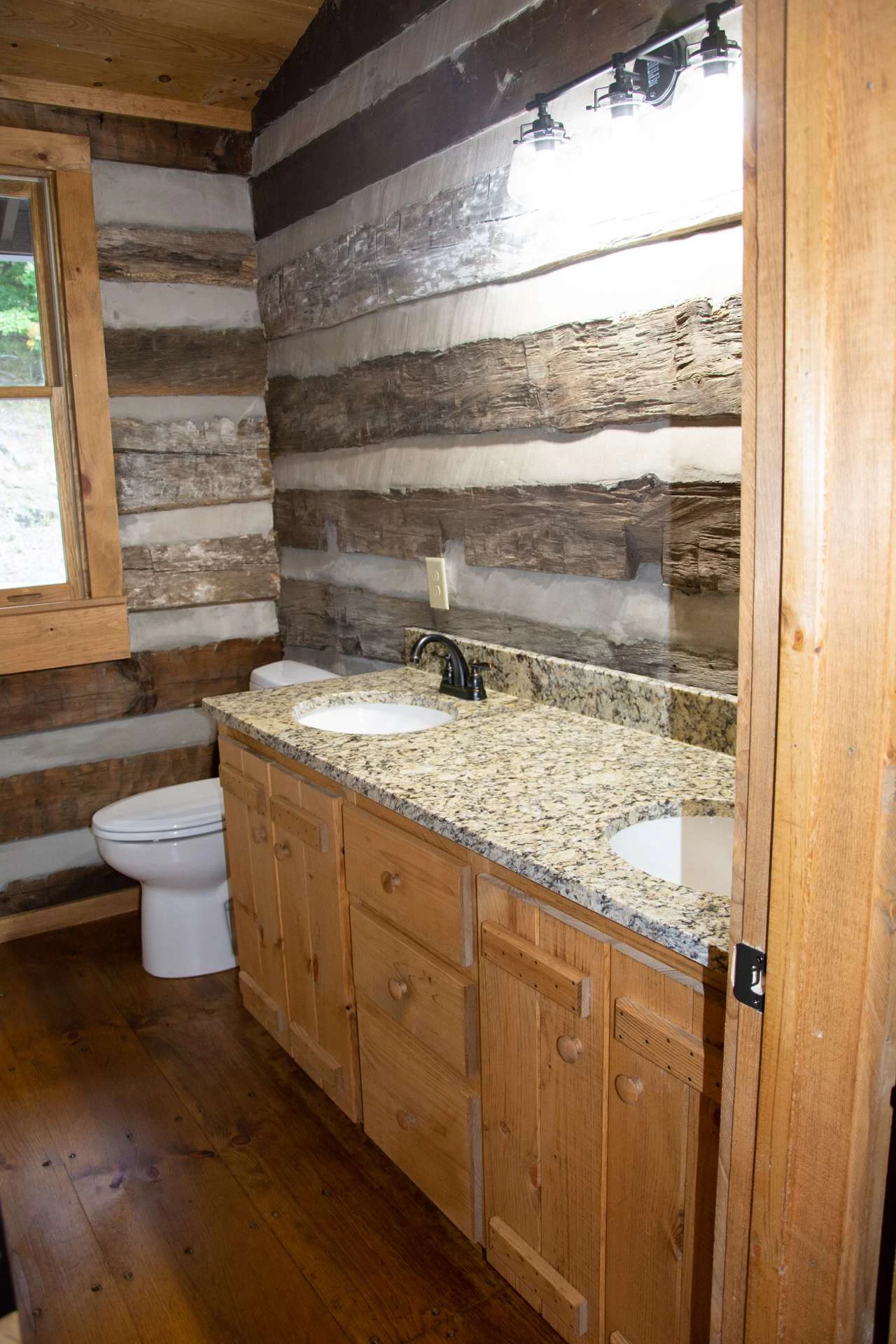 Image number 3 for the current listing