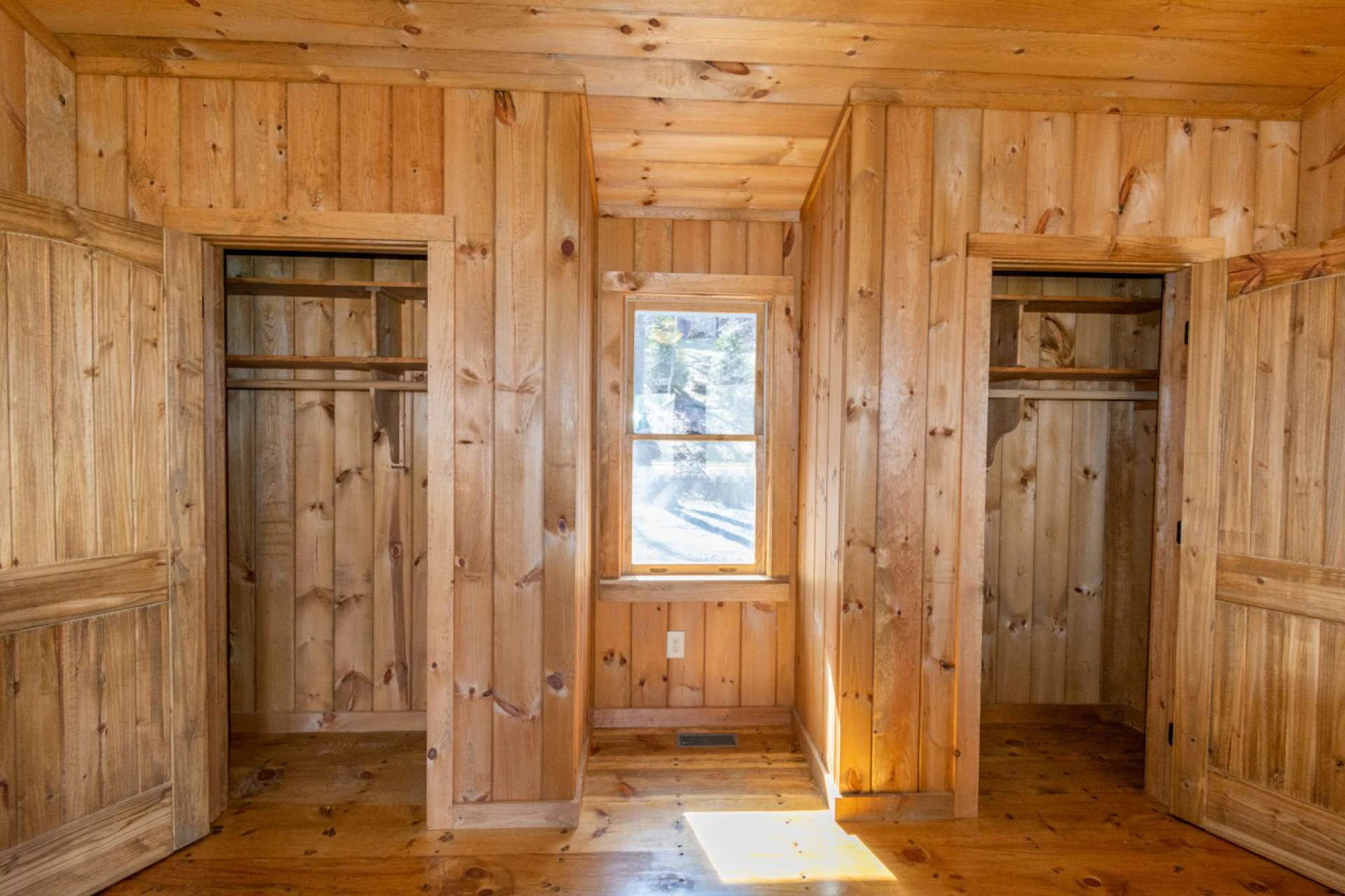 Image number 3 for the current listing