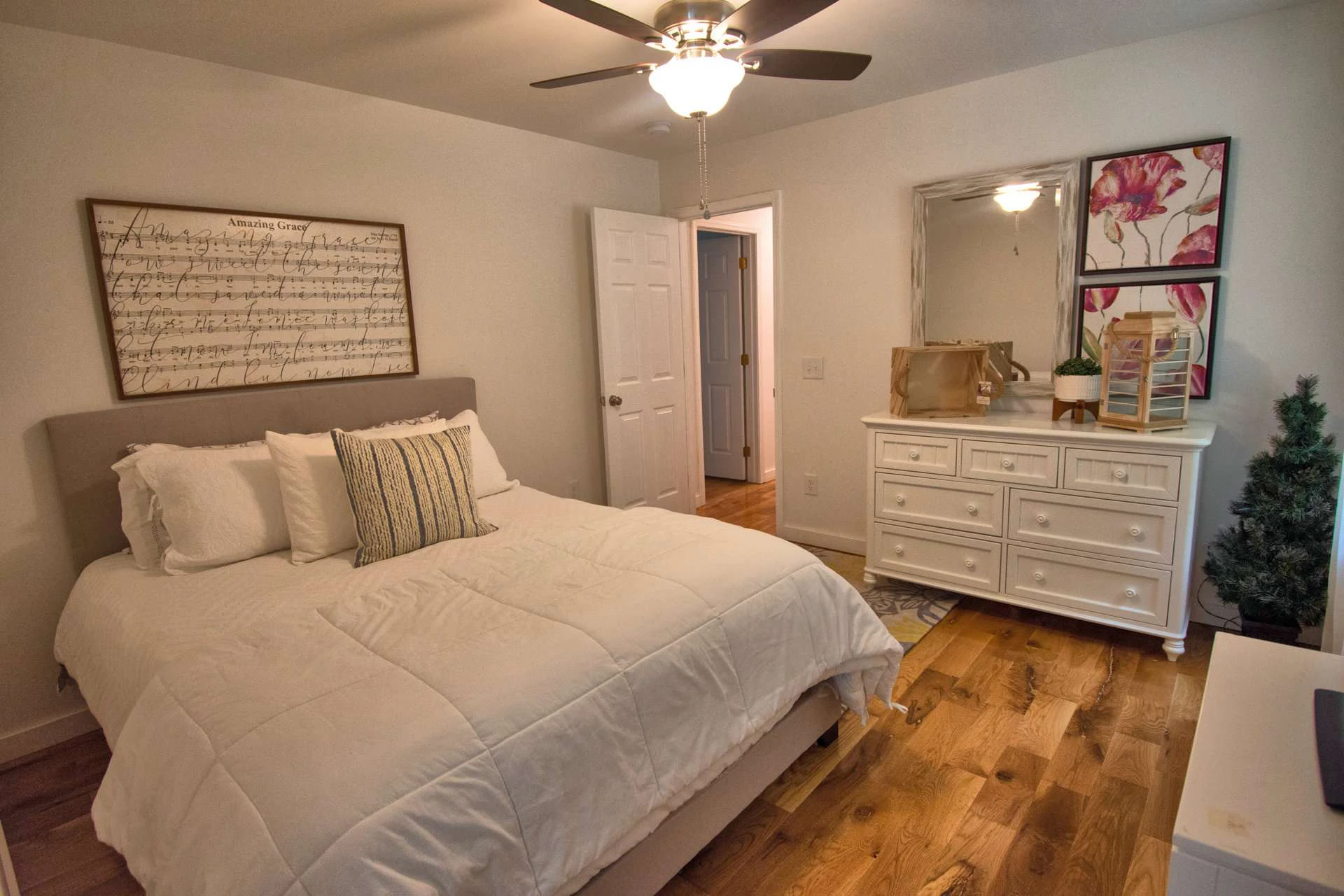 Image number 7 for the current listing