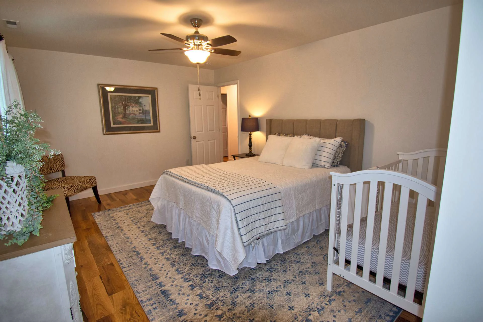 Image number 9 for the current listing