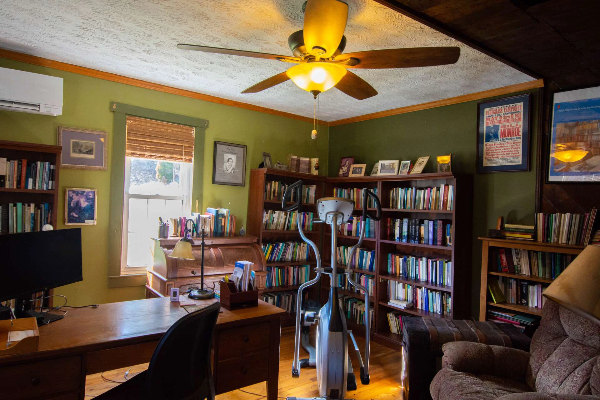 Image number 11 for the current listing