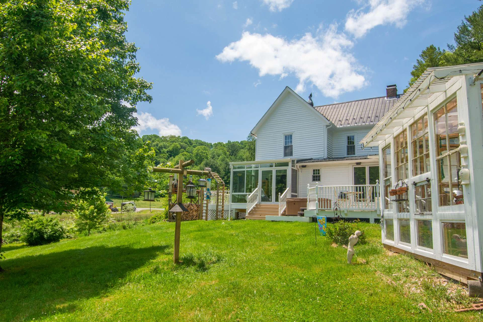 Image number 21 for the current listing