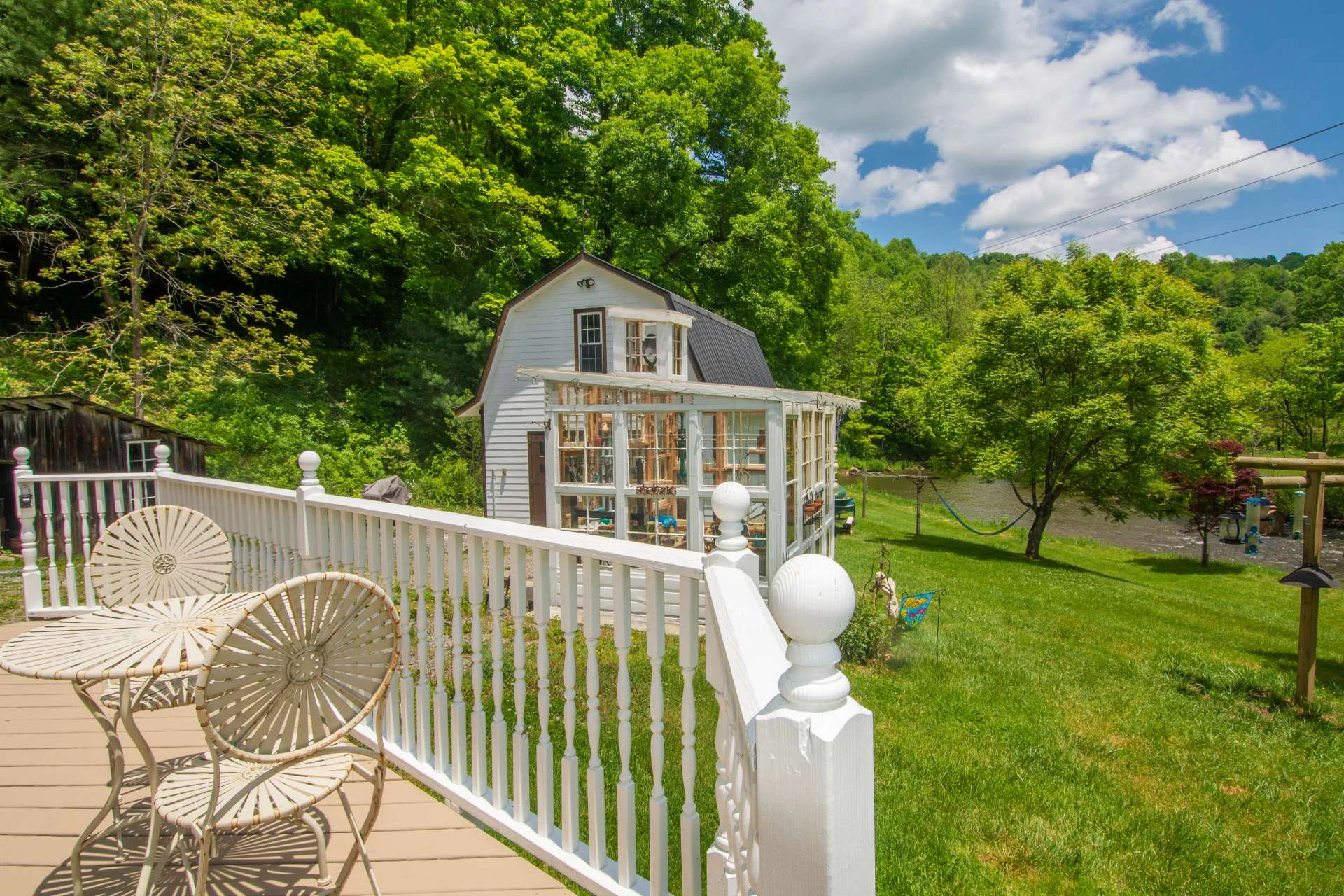 Image number 17 for the current listing