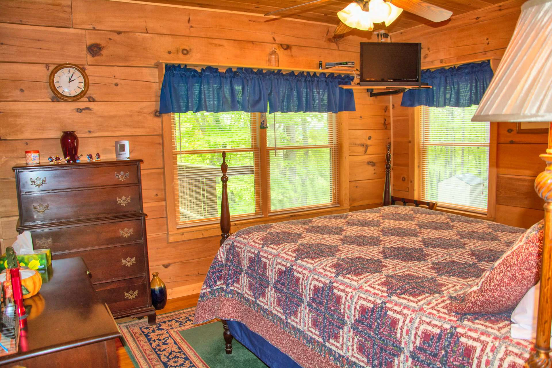 Image number 14 for the current listing