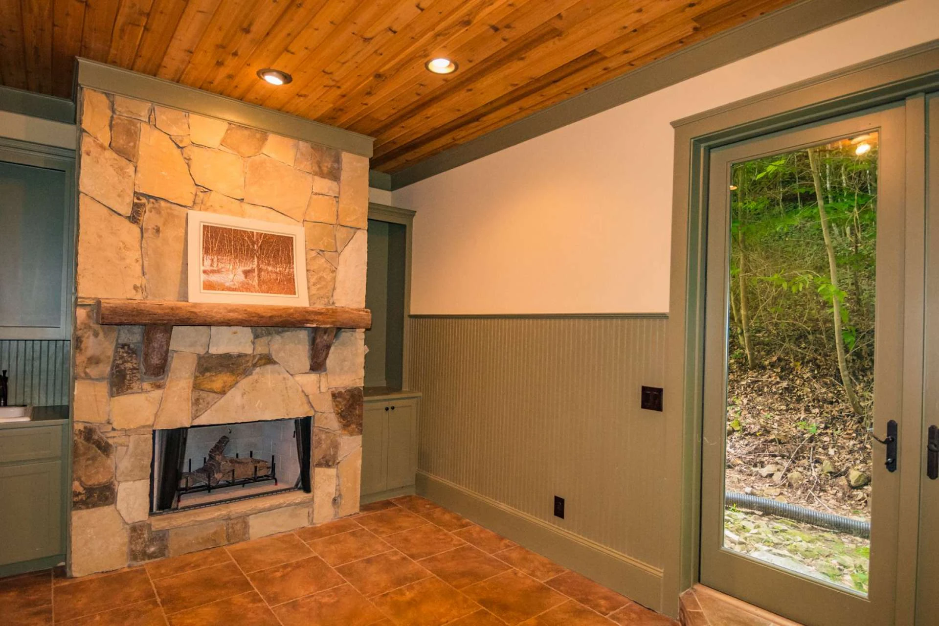 Image number 2 for the current listing