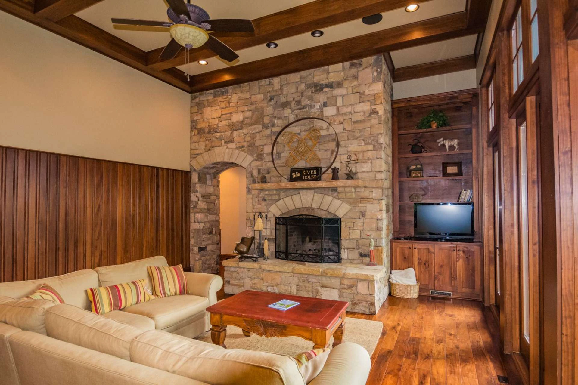 Image number 9 for the current listing