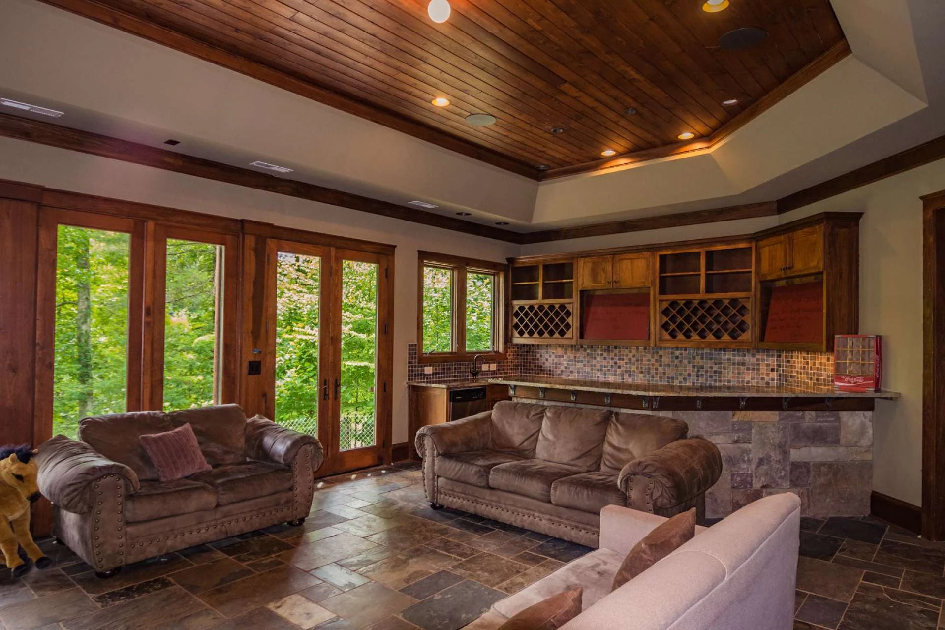 Image number 10 for the current listing