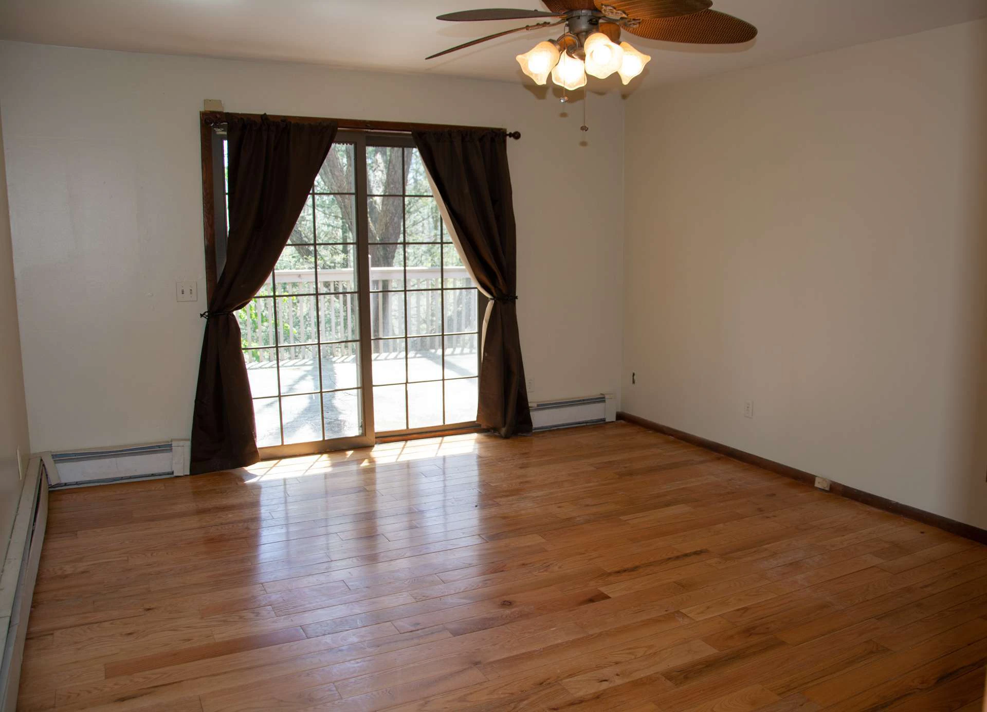 Image number 18 for the current listing