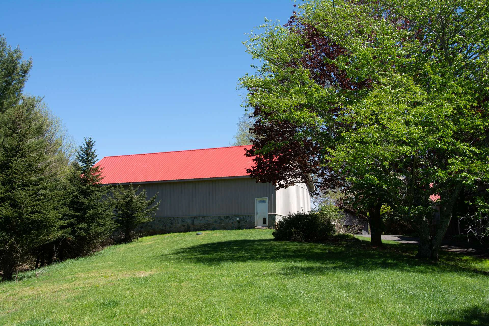Image number 13 for the current listing