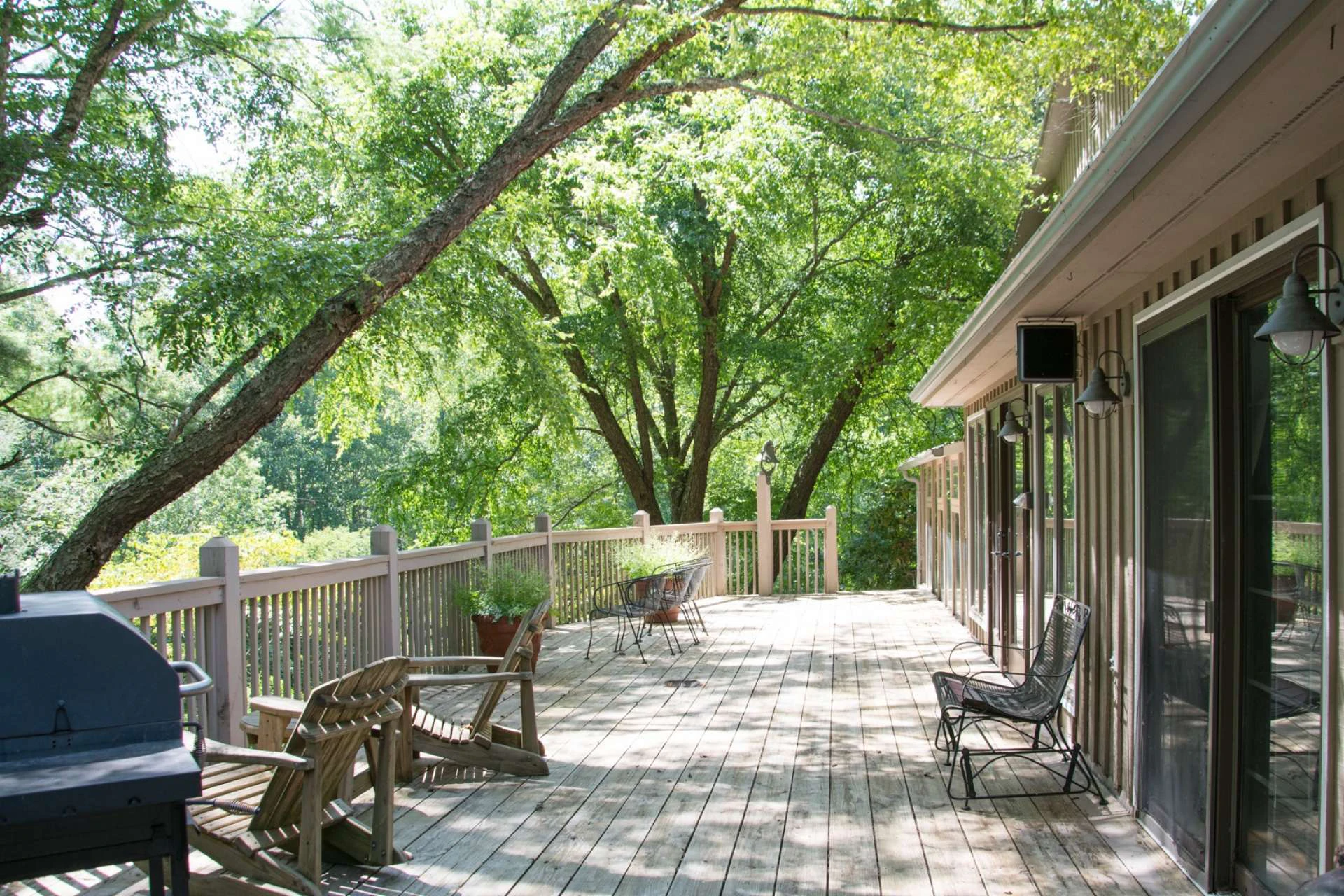 Image number 33 for the current listing
