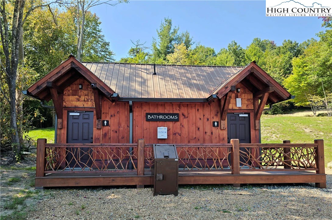 Image number 16 for the current listing