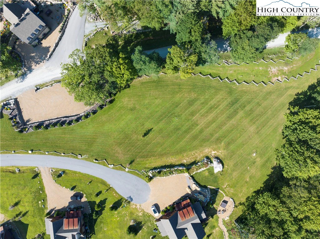 Image number 1 for the current listing