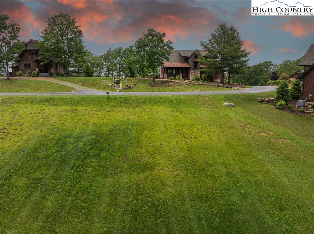 Image number 26 for the current listing
