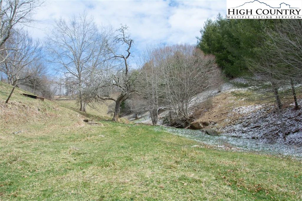 Image number 21 for the current listing
