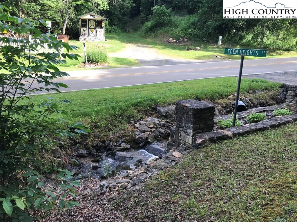 Image number 5 for the current listing