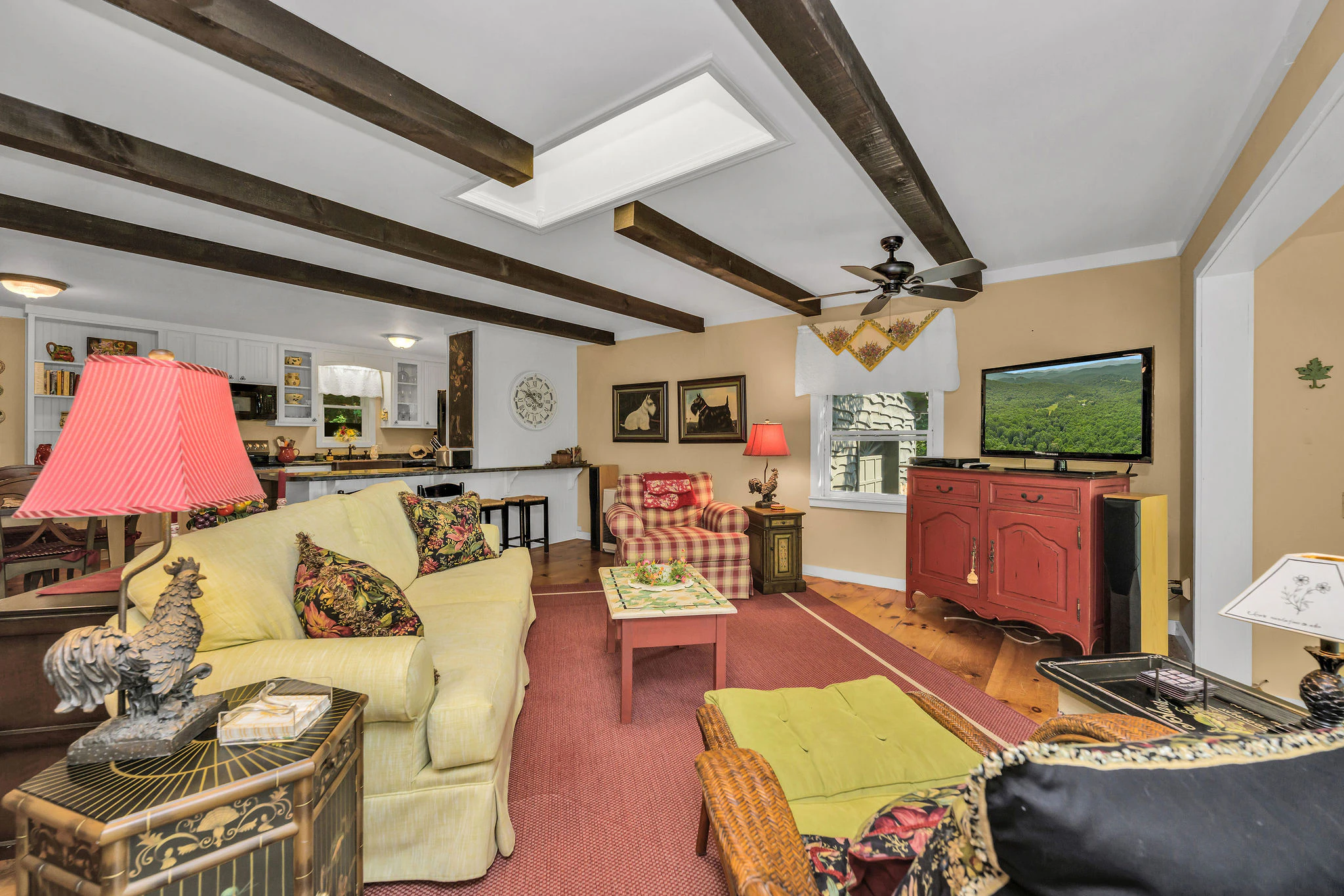 Image number 13 for the current listing