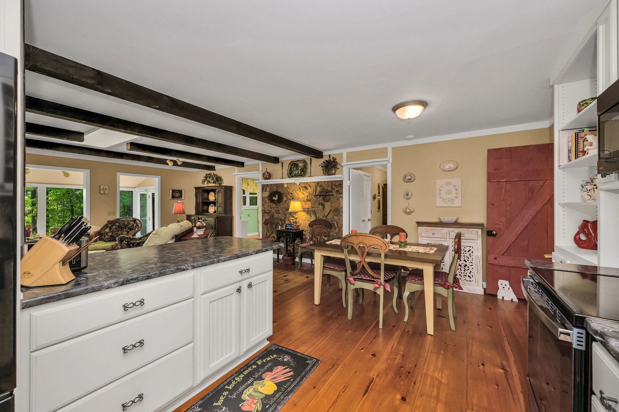 Image number 11 for the current listing